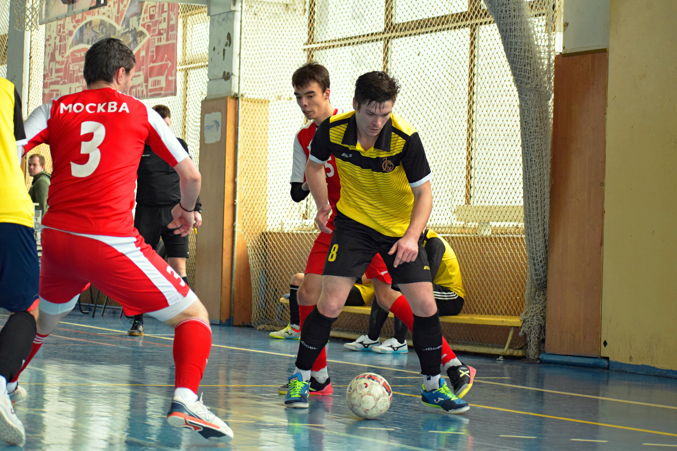 МосСтудФутзал — Студенческая Футзальная Лига. «Фотографии в журналах: максимум жизнеподобия, минимум жизни. "