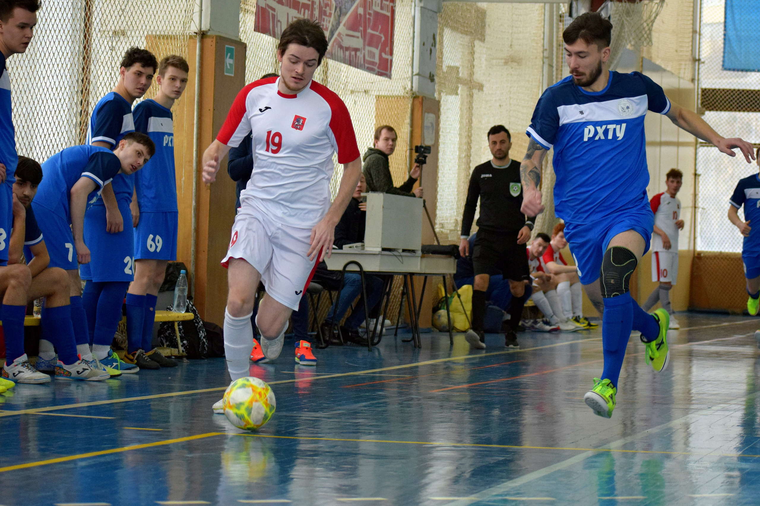МосСтудФутзал — Студенческая Футзальная Лига. «Фотографии в журналах: максимум жизнеподобия, минимум жизни. "
