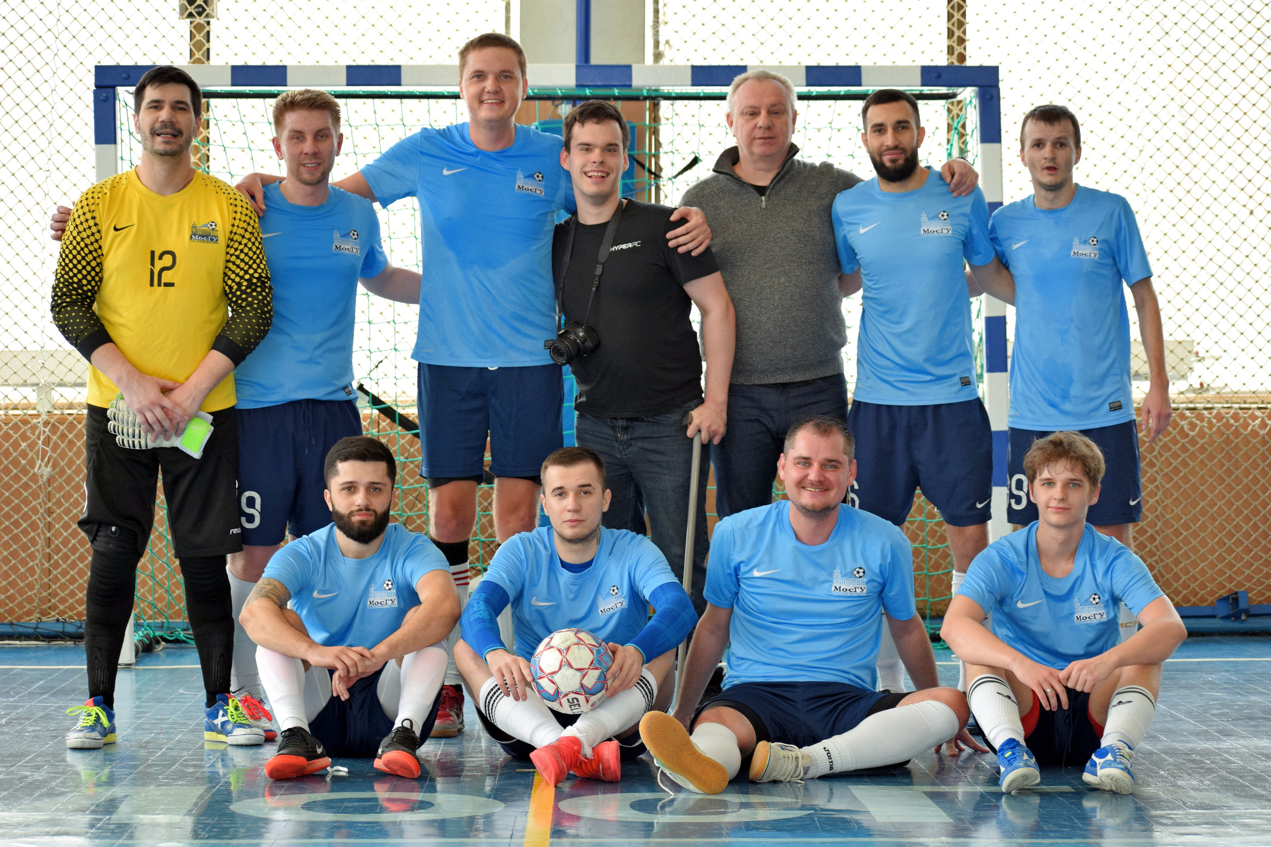 МосСтудФутзал — Студенческая Футзальная Лига. «Фотографии в журналах: максимум жизнеподобия, минимум жизни. "