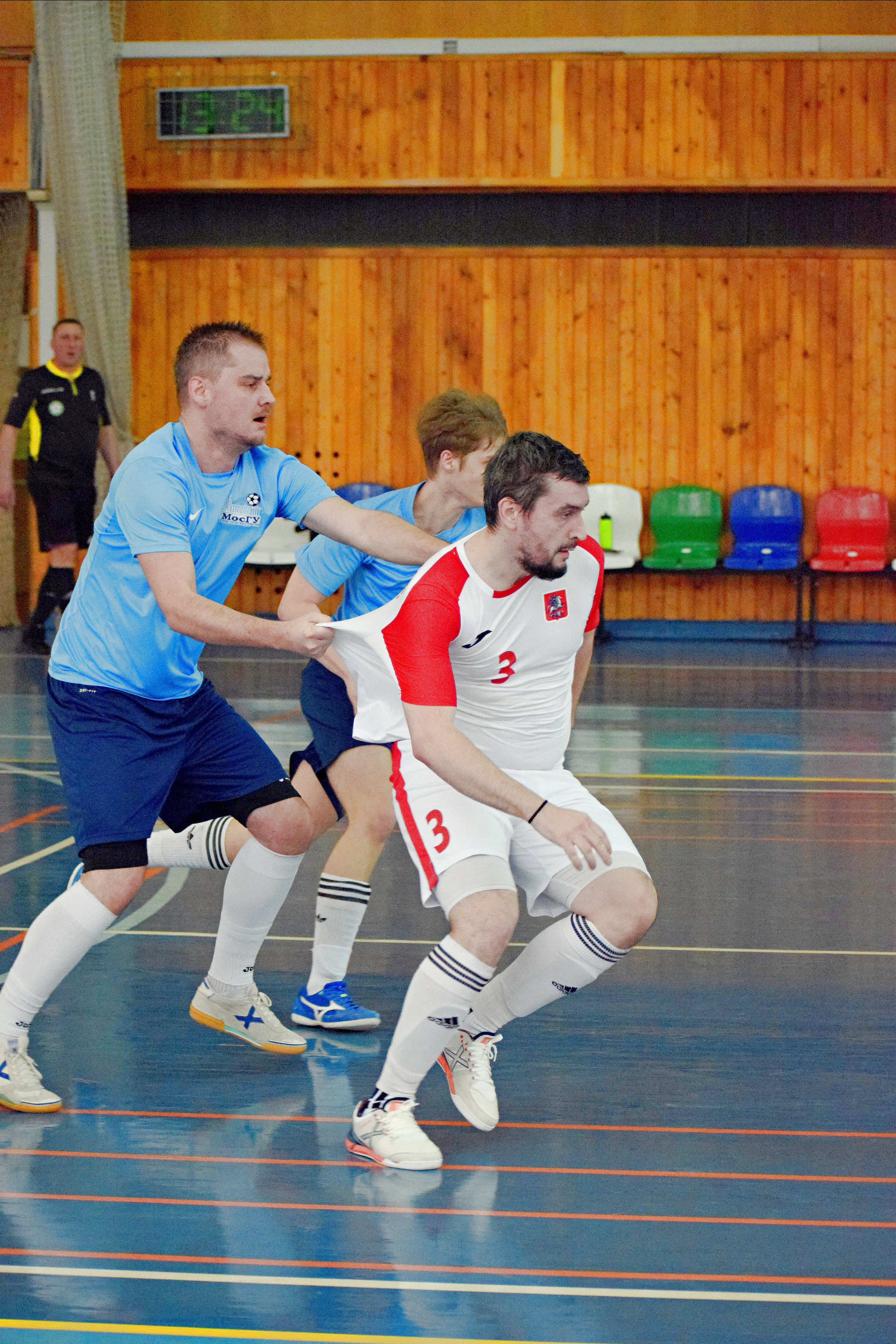 МосСтудФутзал — Студенческая Футзальная Лига. «Фотографии в журналах: максимум жизнеподобия, минимум жизни. "