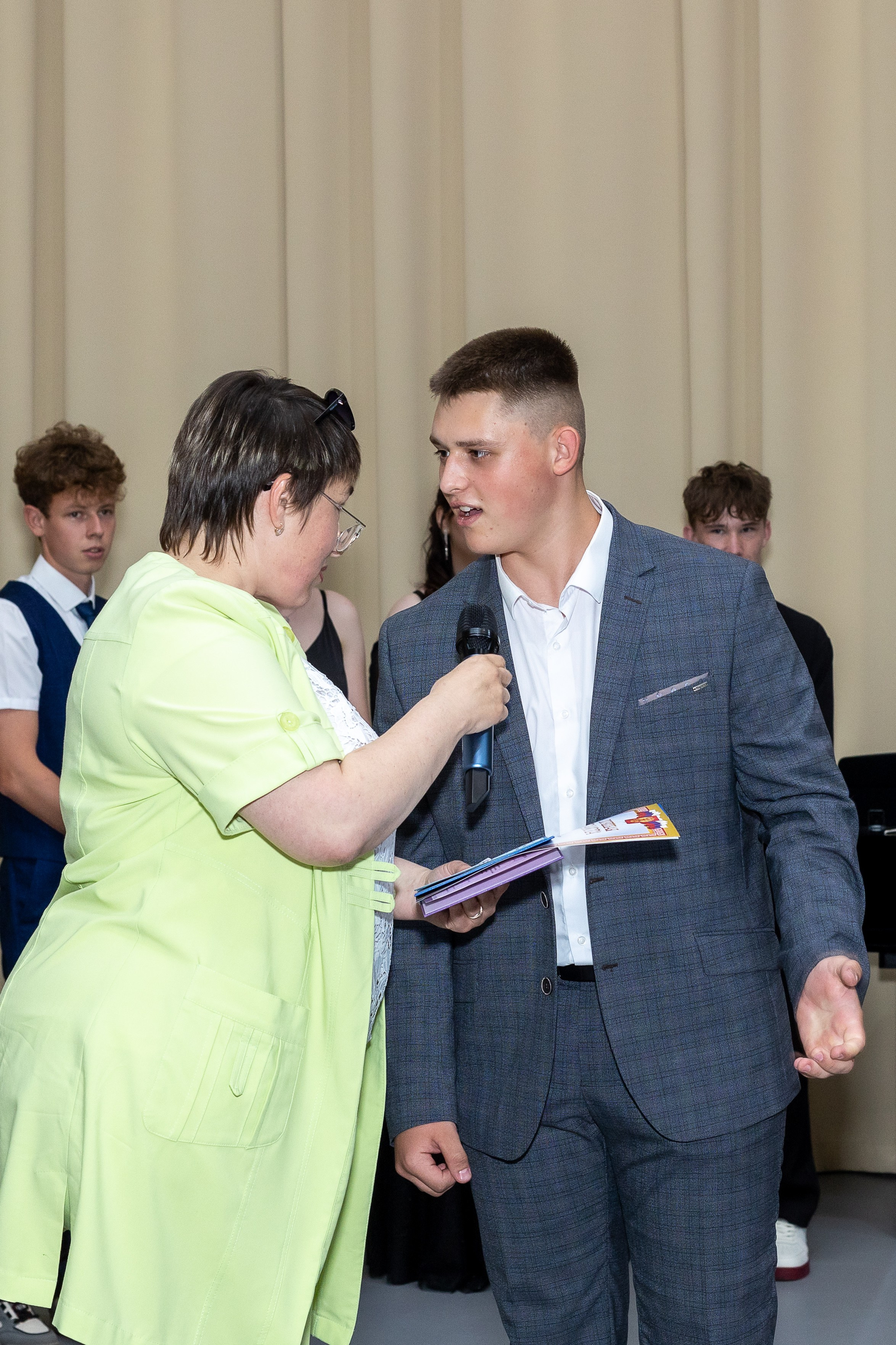 Вручение аттестата 2025. Выпускные альбомы Майкоп, Краснодар Елена Золотарева