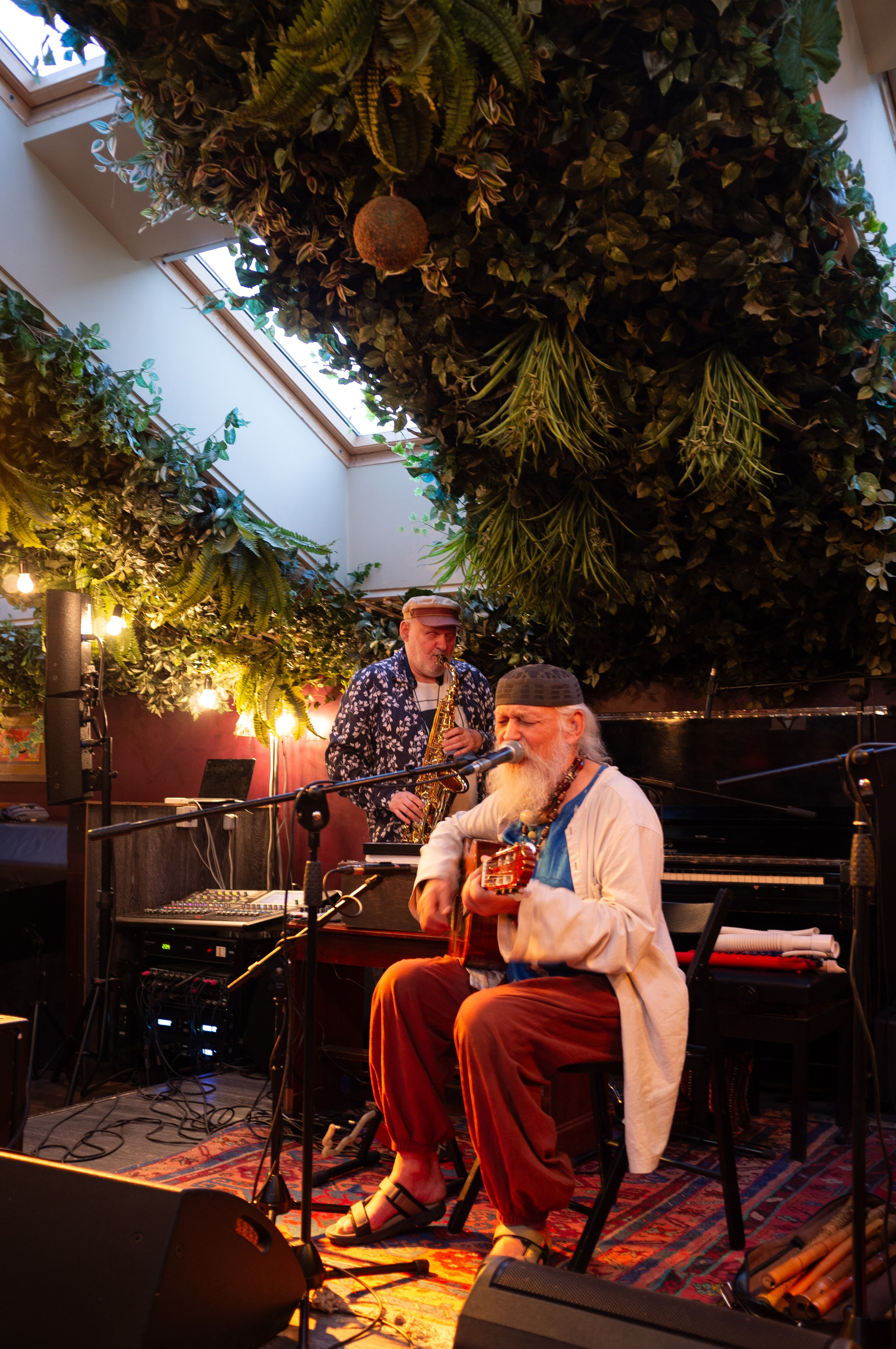 Китайский джаз и этника. Бронислав Виногродский в Kozlov club. Искусство фотографии. Мария Осокина