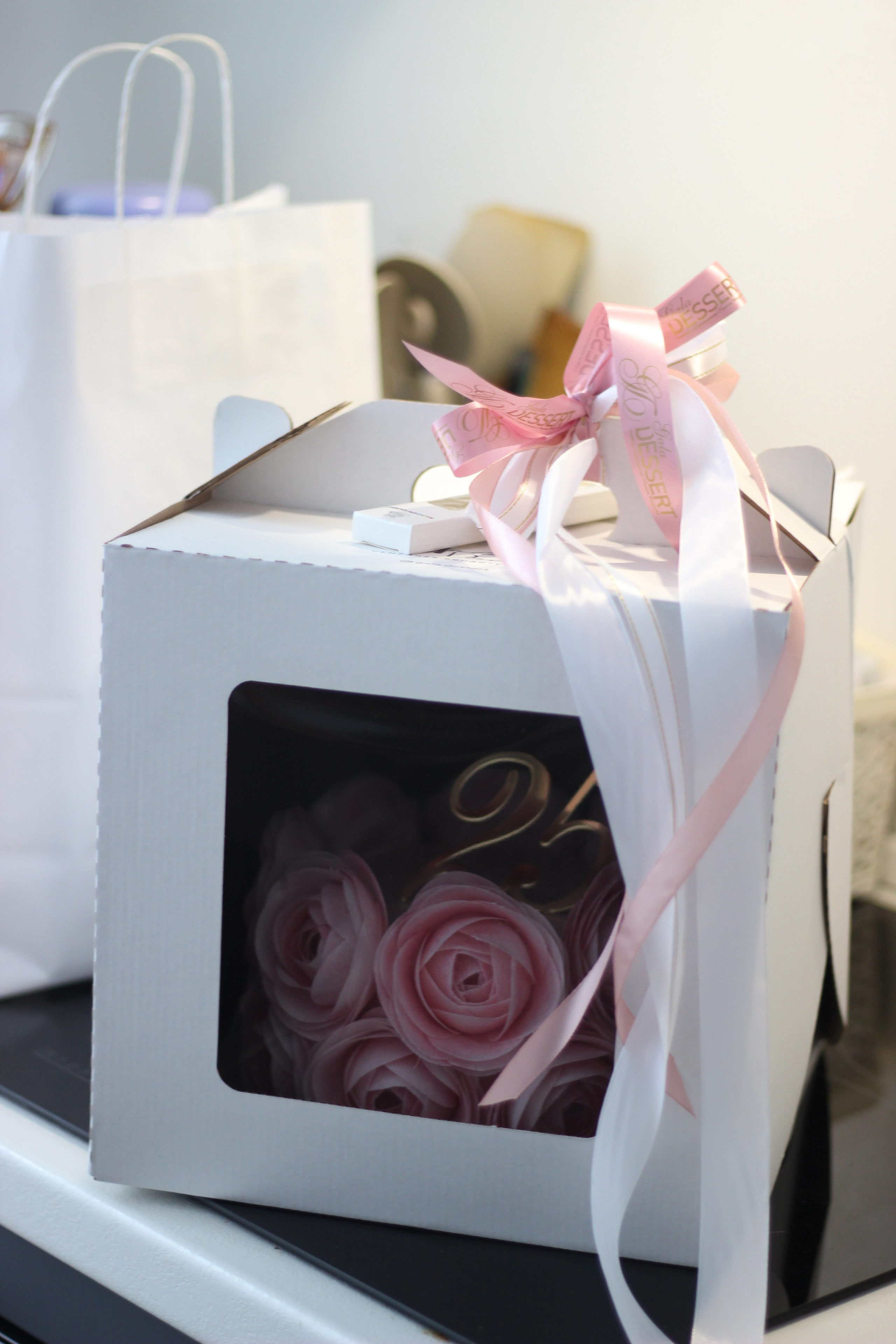 Торты на праздники. Семейная кондитерская. Торты и десерты на заказ в Москве и области