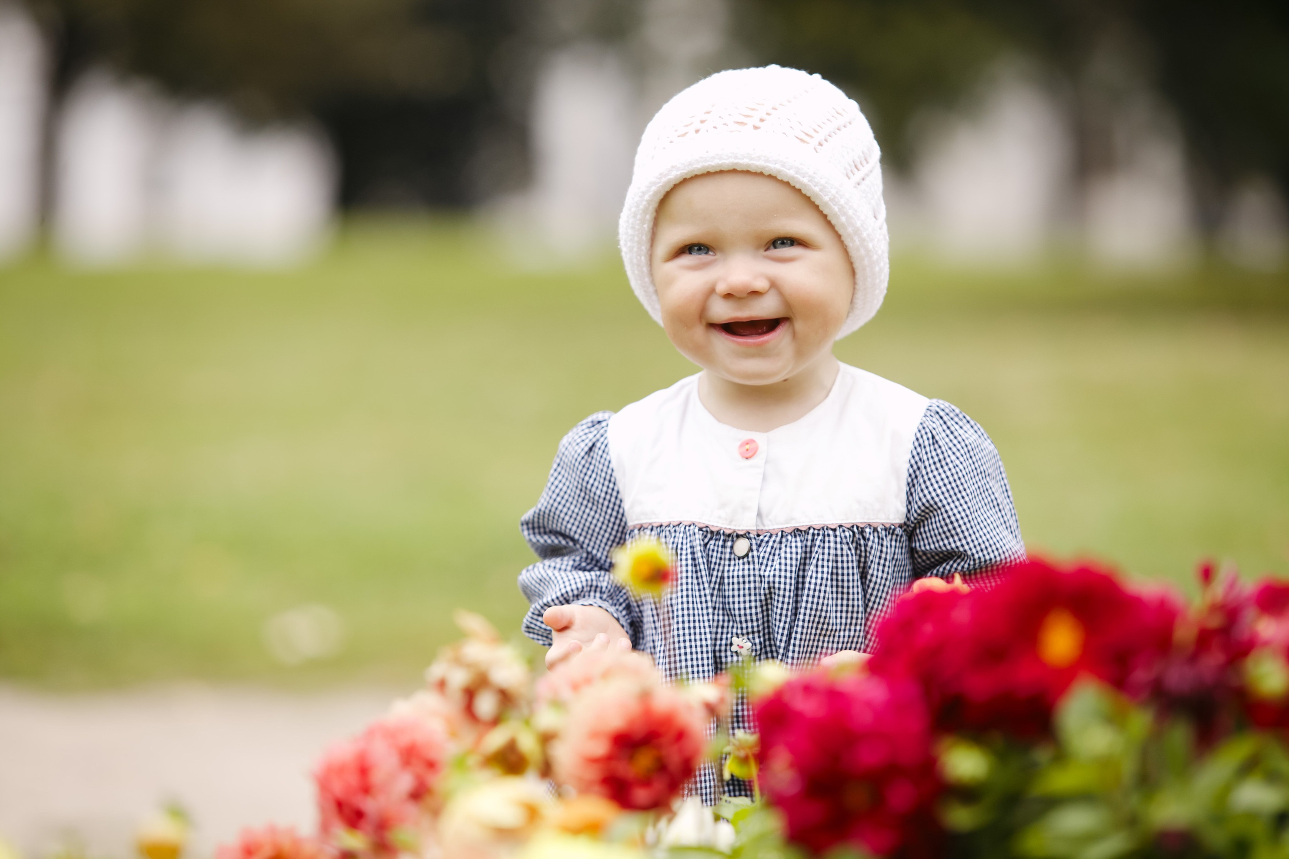 Прогулка малышки с мамой в парке. Фотографы в Москве Светлана Устинова и Сергей Грачев