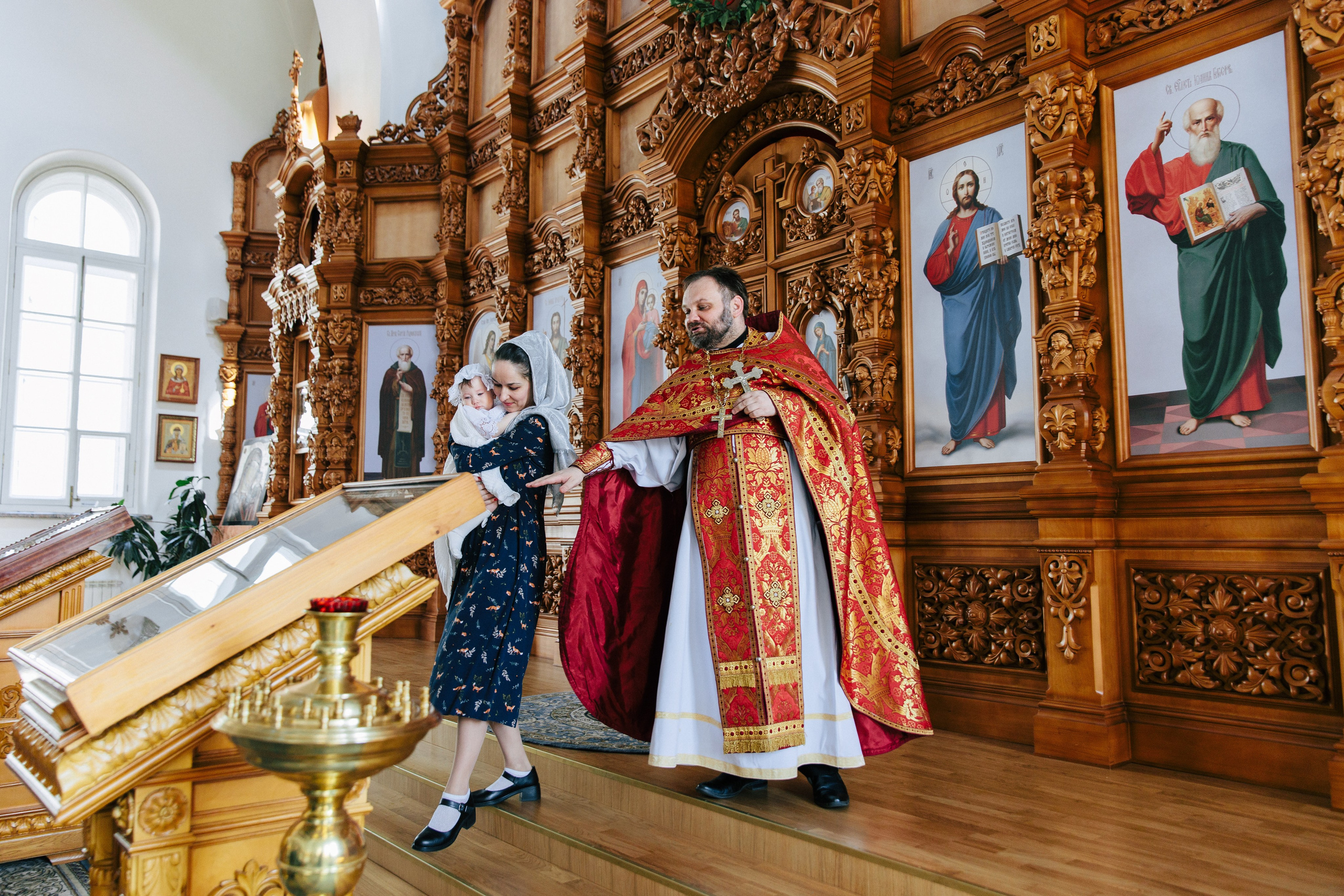 Фотограф на крещение, венчание в Петербурге. Репортажная фотосъемка праздников и мероприятий в Санкт-Петербурге