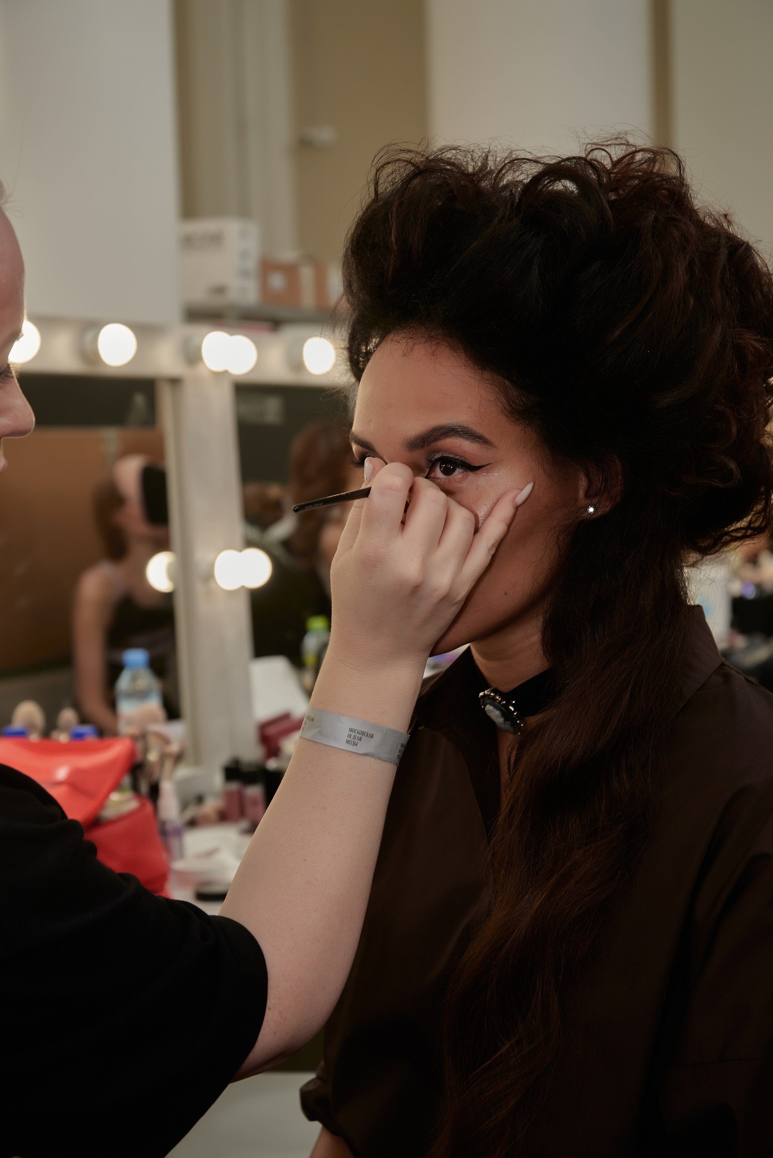 Backstage с показа ALENA COJOCARU RFW 2025. Наталия Дианова — фотограф для брендов и экспертов в Москве