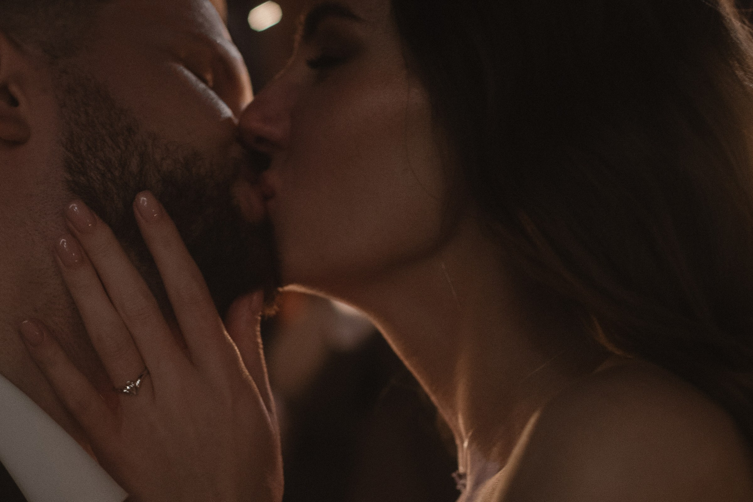 Собираемся на свадьбу вместе с фотосессией для двоих на утренние сборы. Свадебный, репортажный и портретный фотограф Сочи, Краснодар. Александра Зайцева