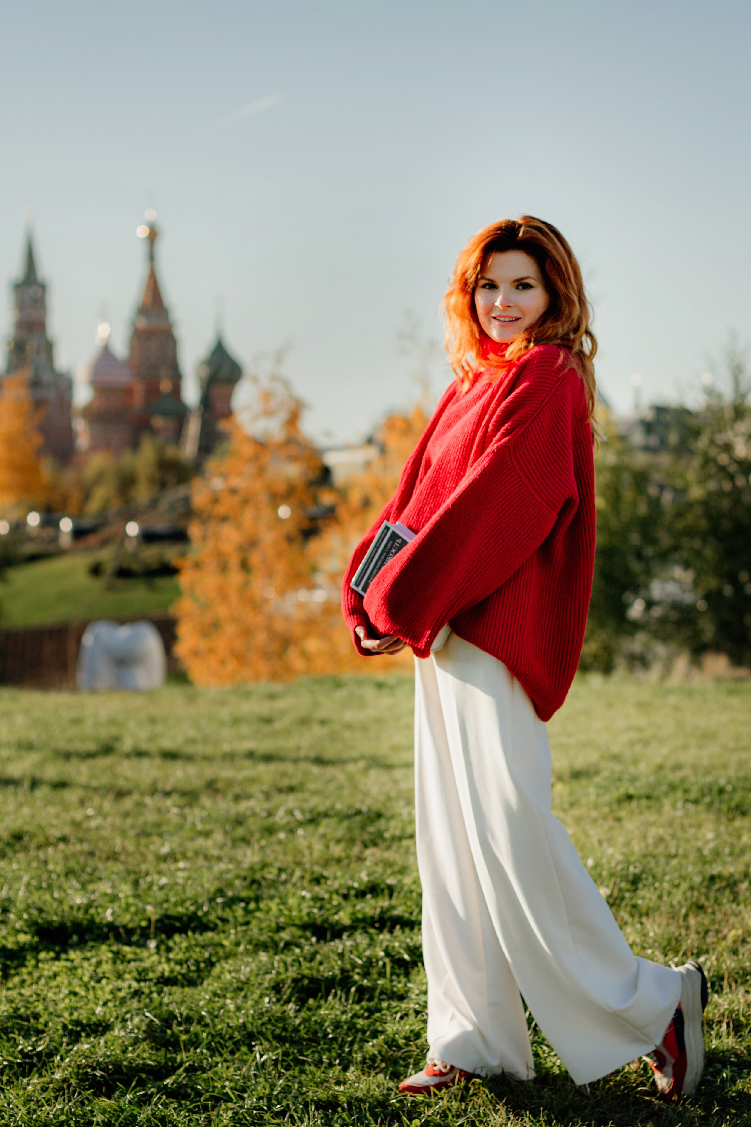 Прогулка по центру Москвы с Марией. Деловая и Бизнес съемка в  Москве Инесса Грушко