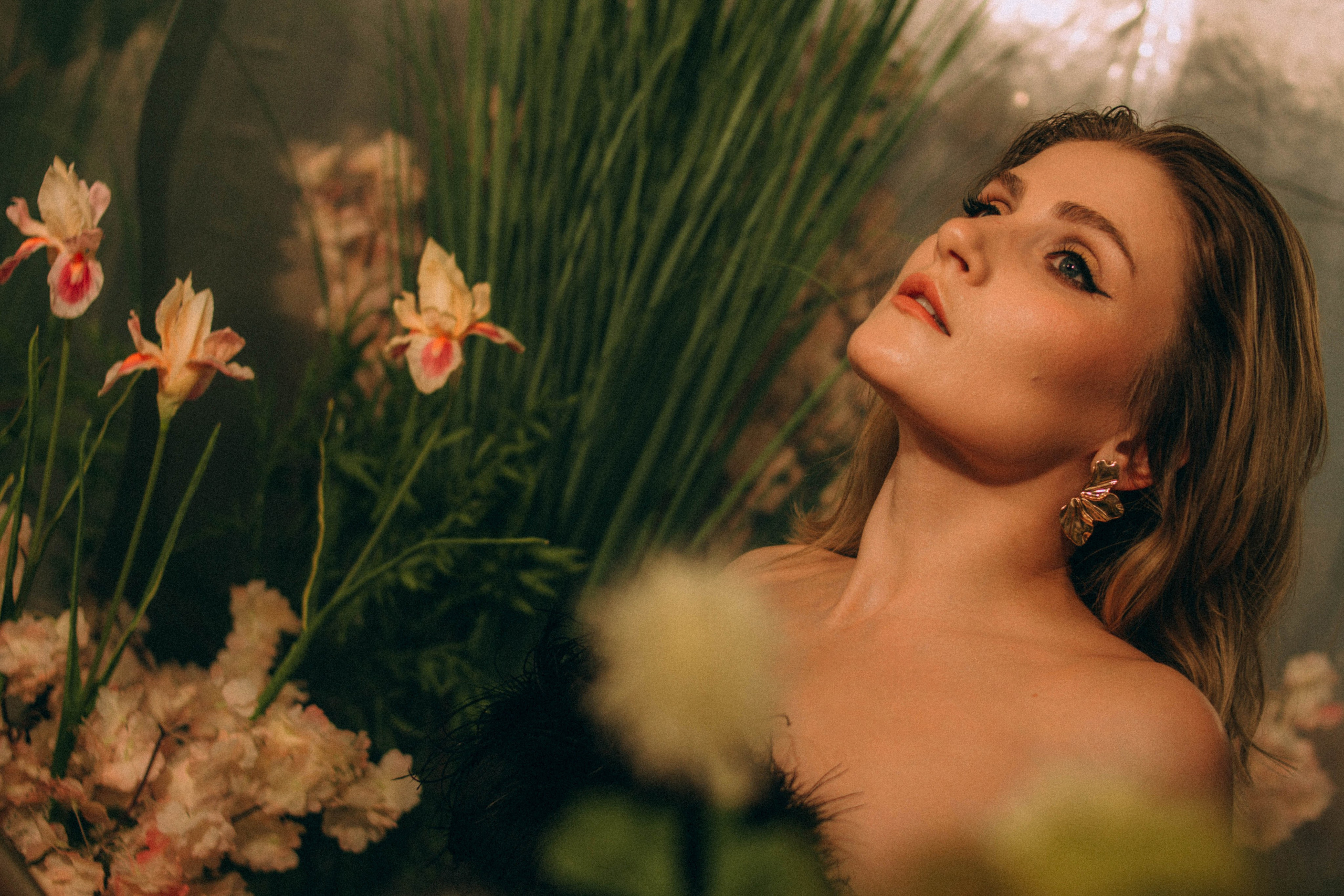 Заросший лифт. Создадим шедевр? Виталина и её фотоискусство