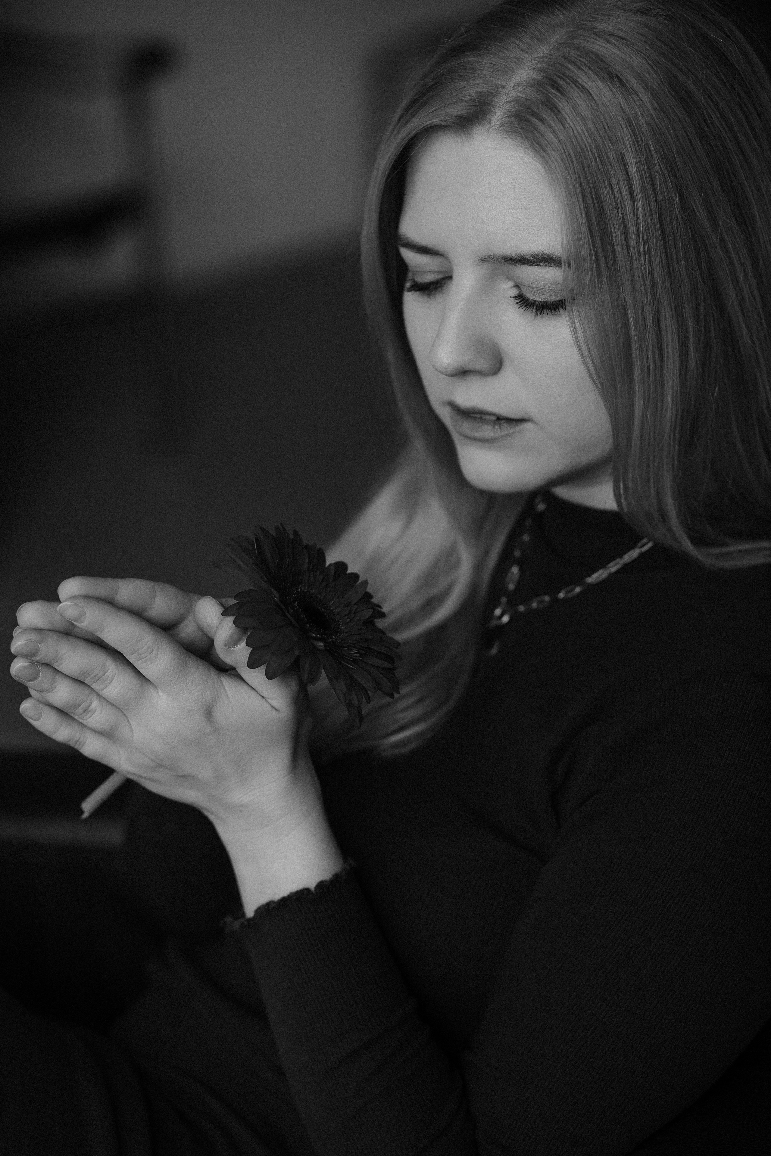 Студийные съемки в ч/б. Женский фотограф в Москве Рина Леонтьева