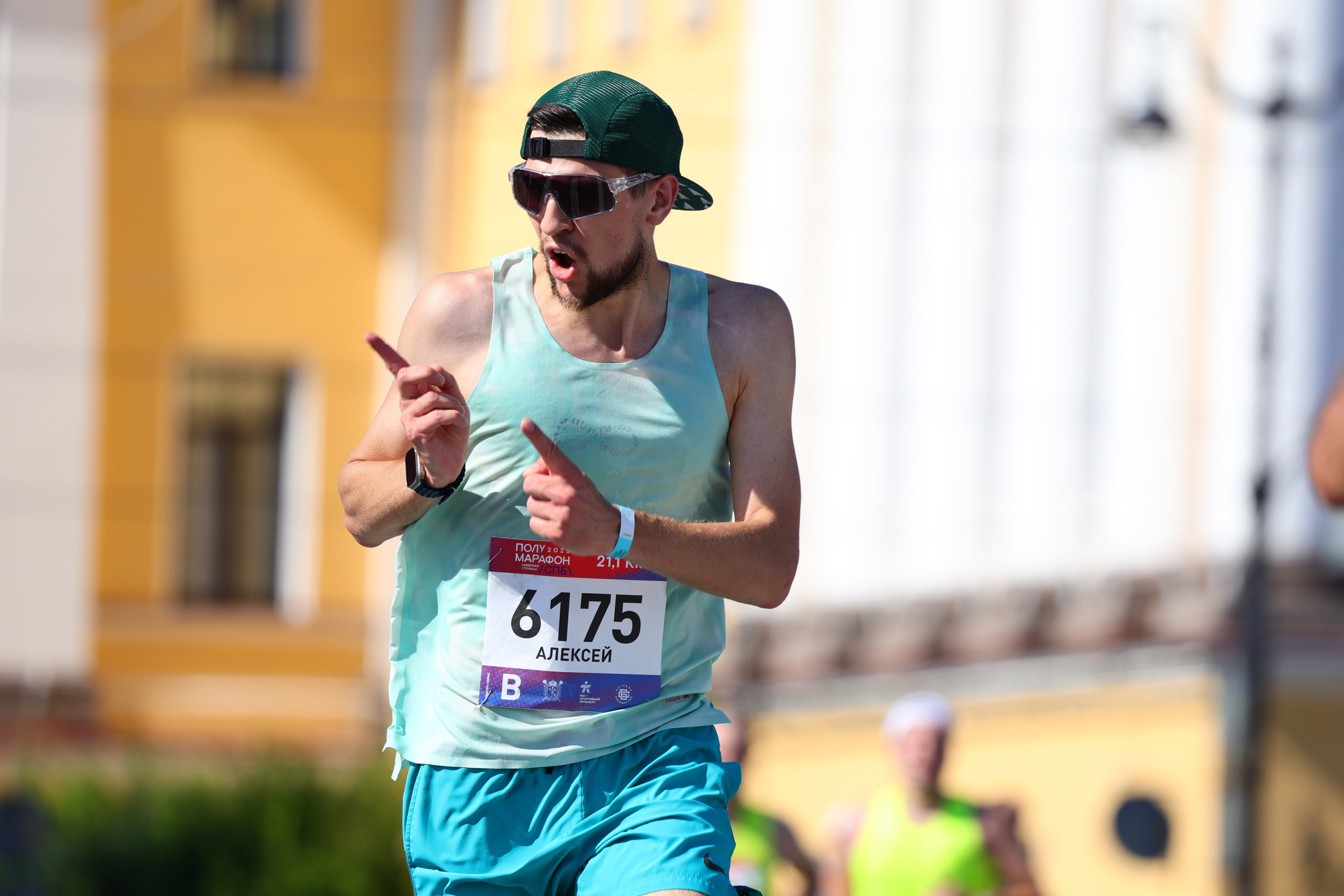 Полумарафон СПБ 2025. Спортивный фотограф в Санкт-Петербурге Илья Vacool