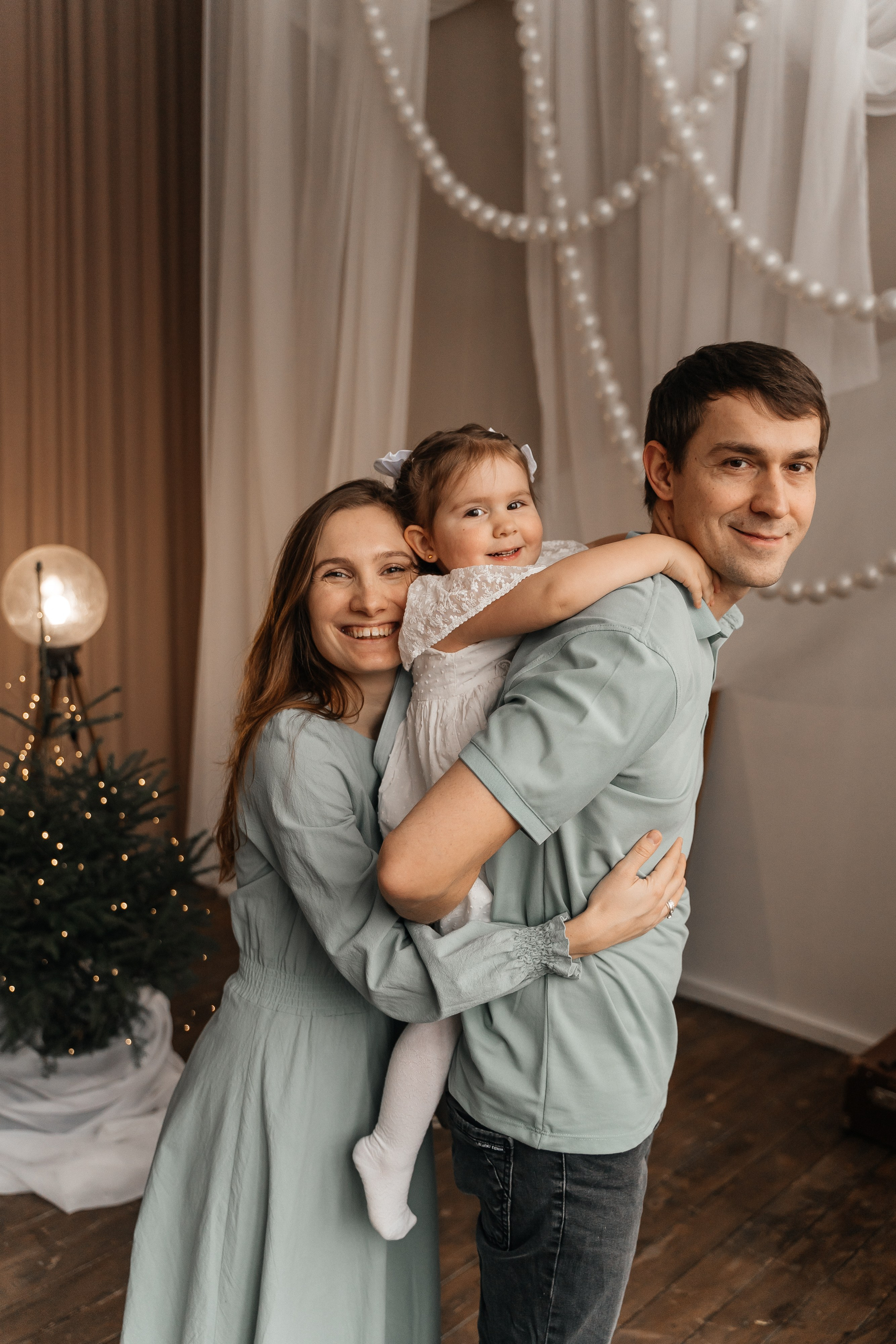 Серёжа, Аня и Василина. Волик Мария