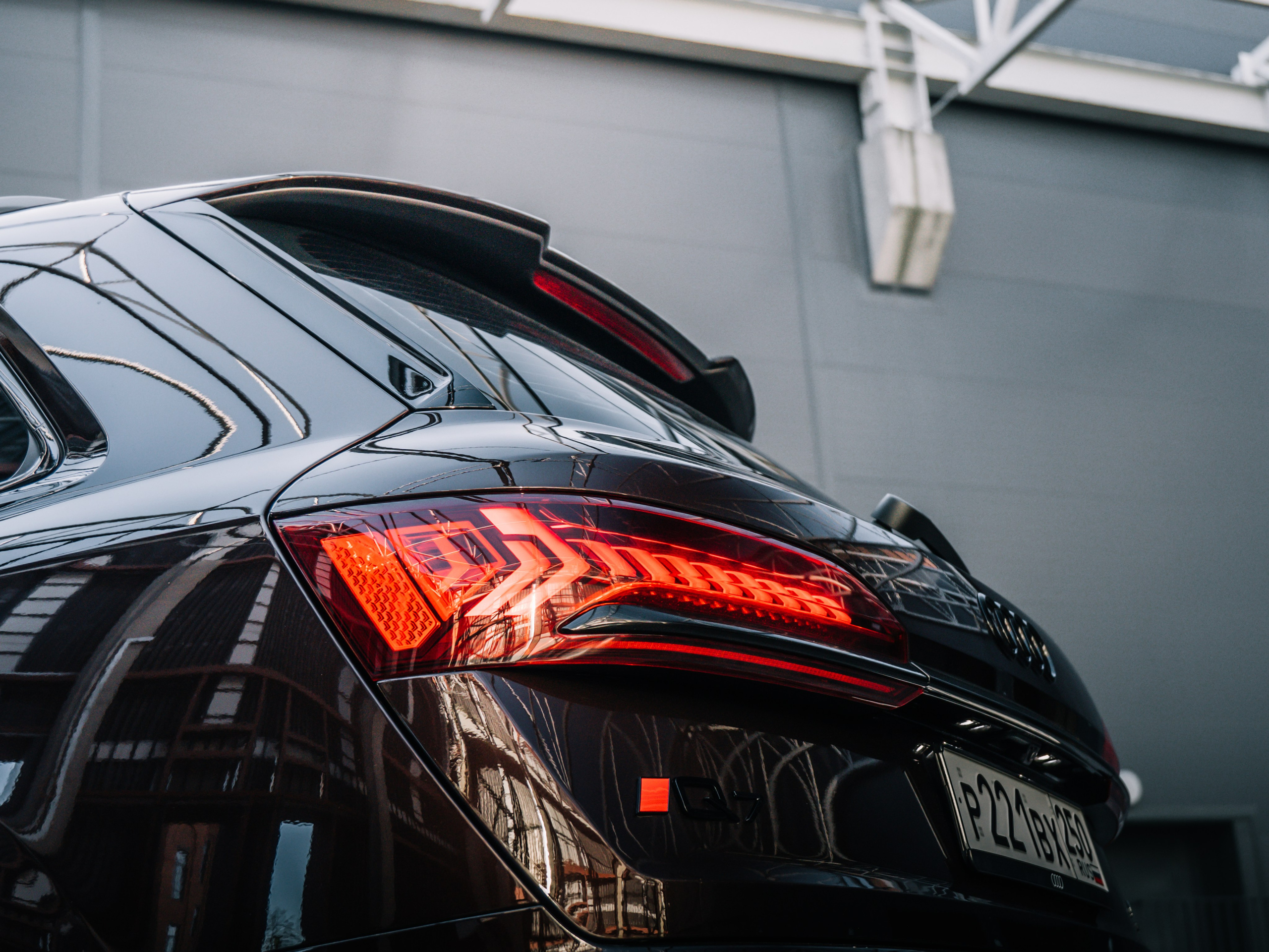 AUDI Q7. Opasnophoto