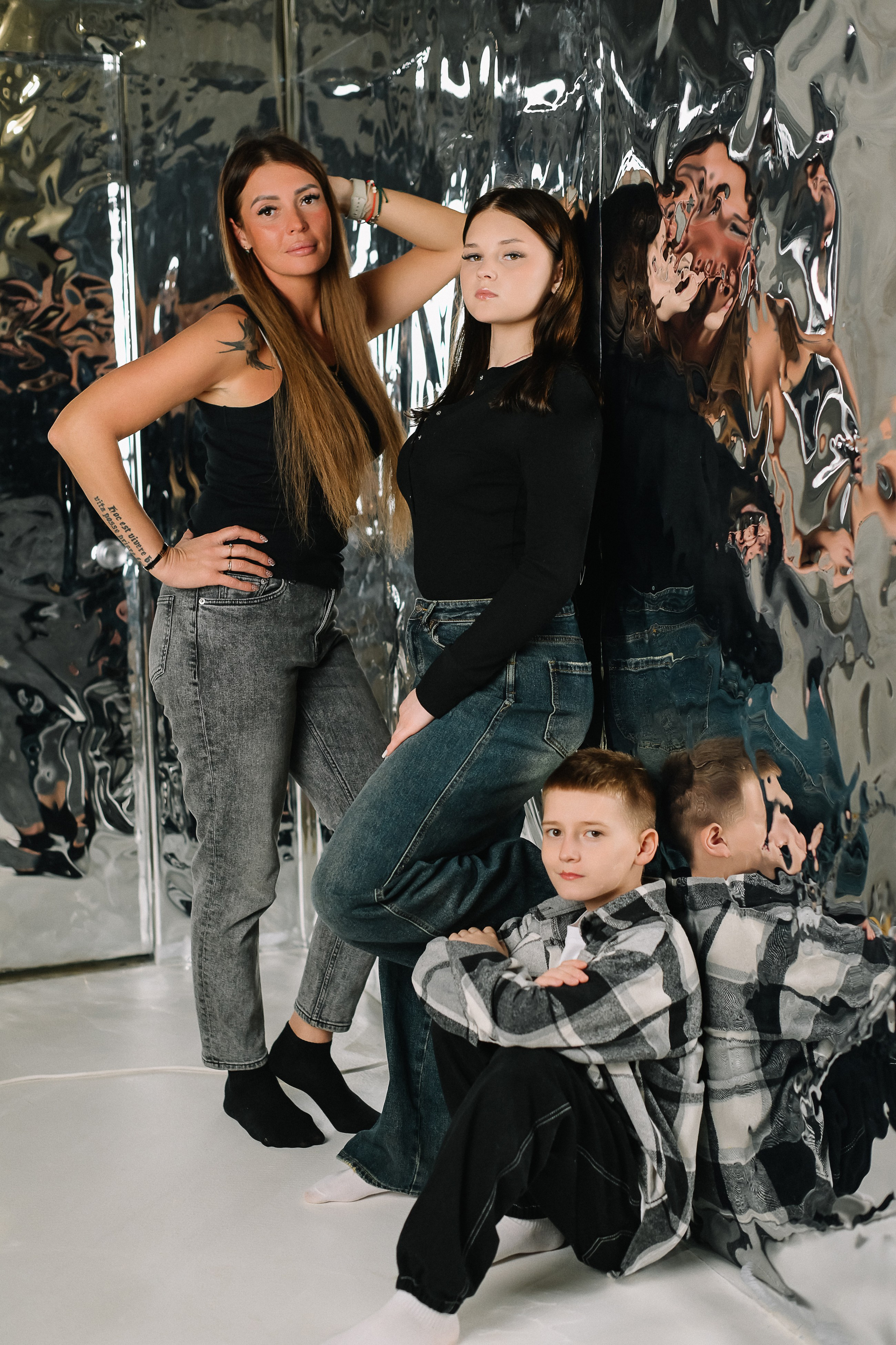 Александра с детьми