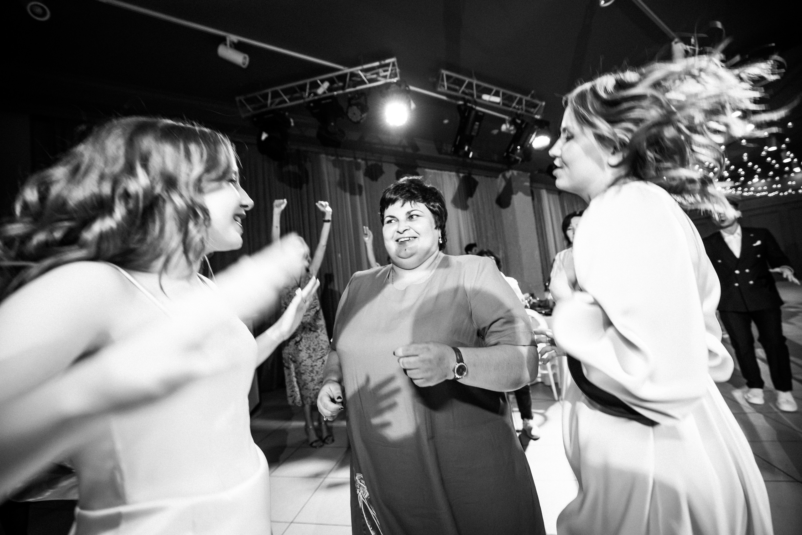 2023-06-23 Выпускной МБОУ СОШ № 10. Фотограф в Красноярске