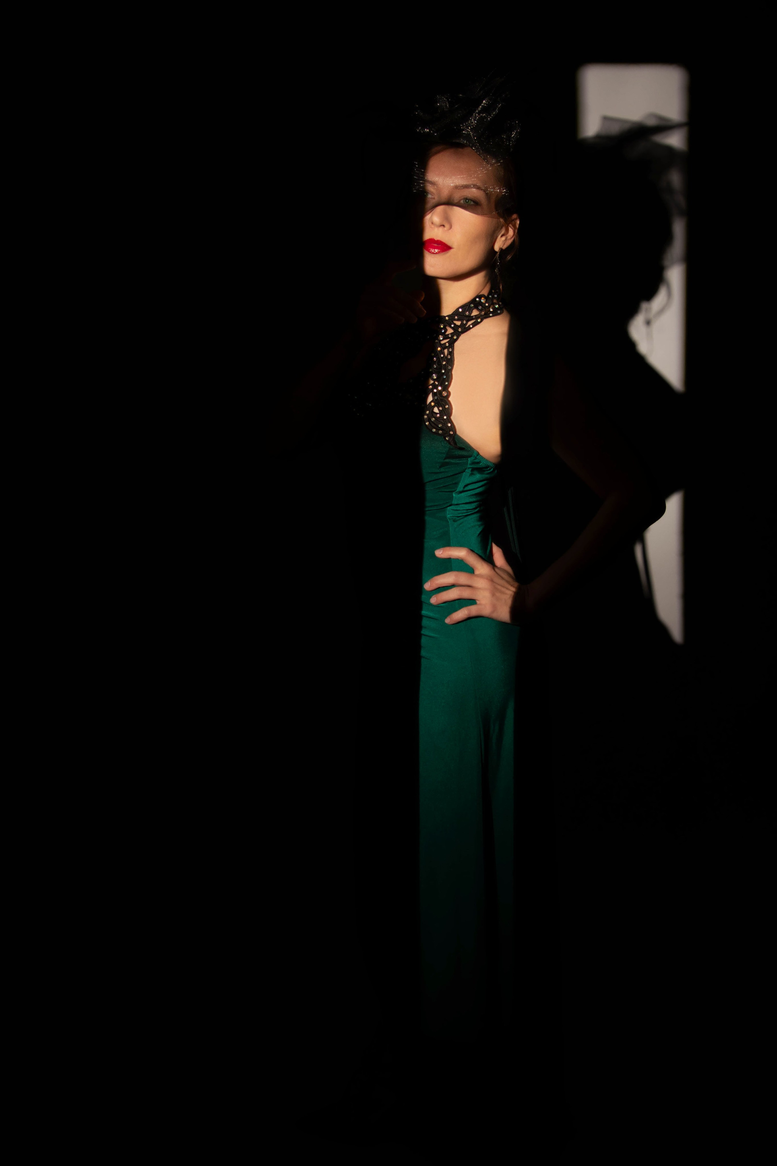 Стиль Нуар. Маски Гобо. Фотосессия в&nbsp;Кемерово. Фотограф Кемерово. Портретная фотосессия.