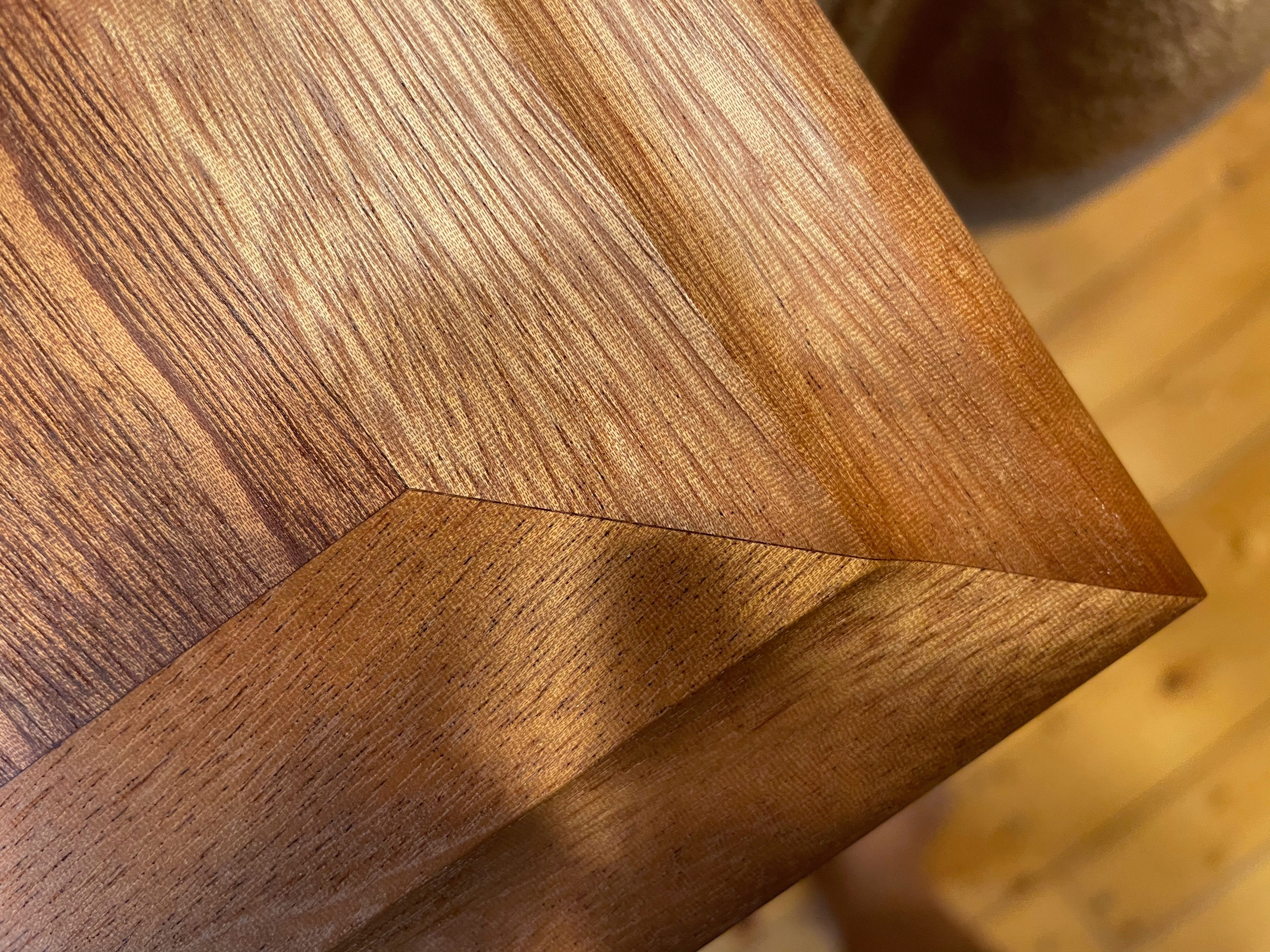 Эксклюзивные аналои и храмовая мебель полностью ручной работы