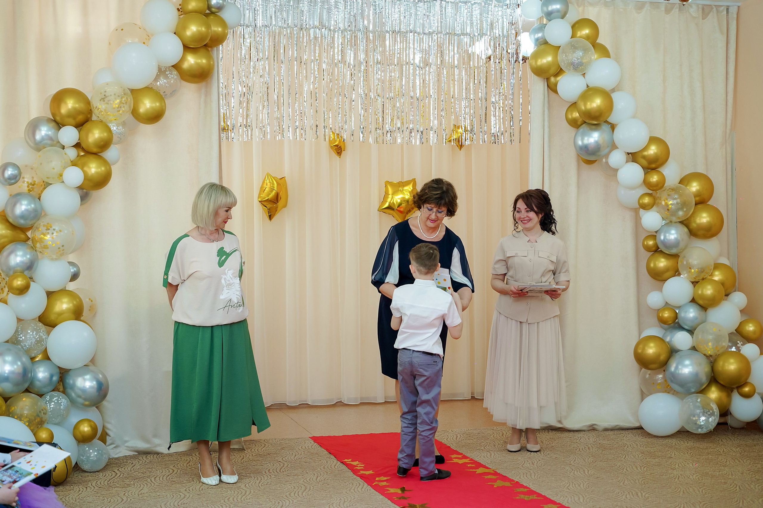 Фотосъемка видеосъёмка фотограф видеооператор новогодних утренников  в. Фотограф, видеооператор Нина Коршунова