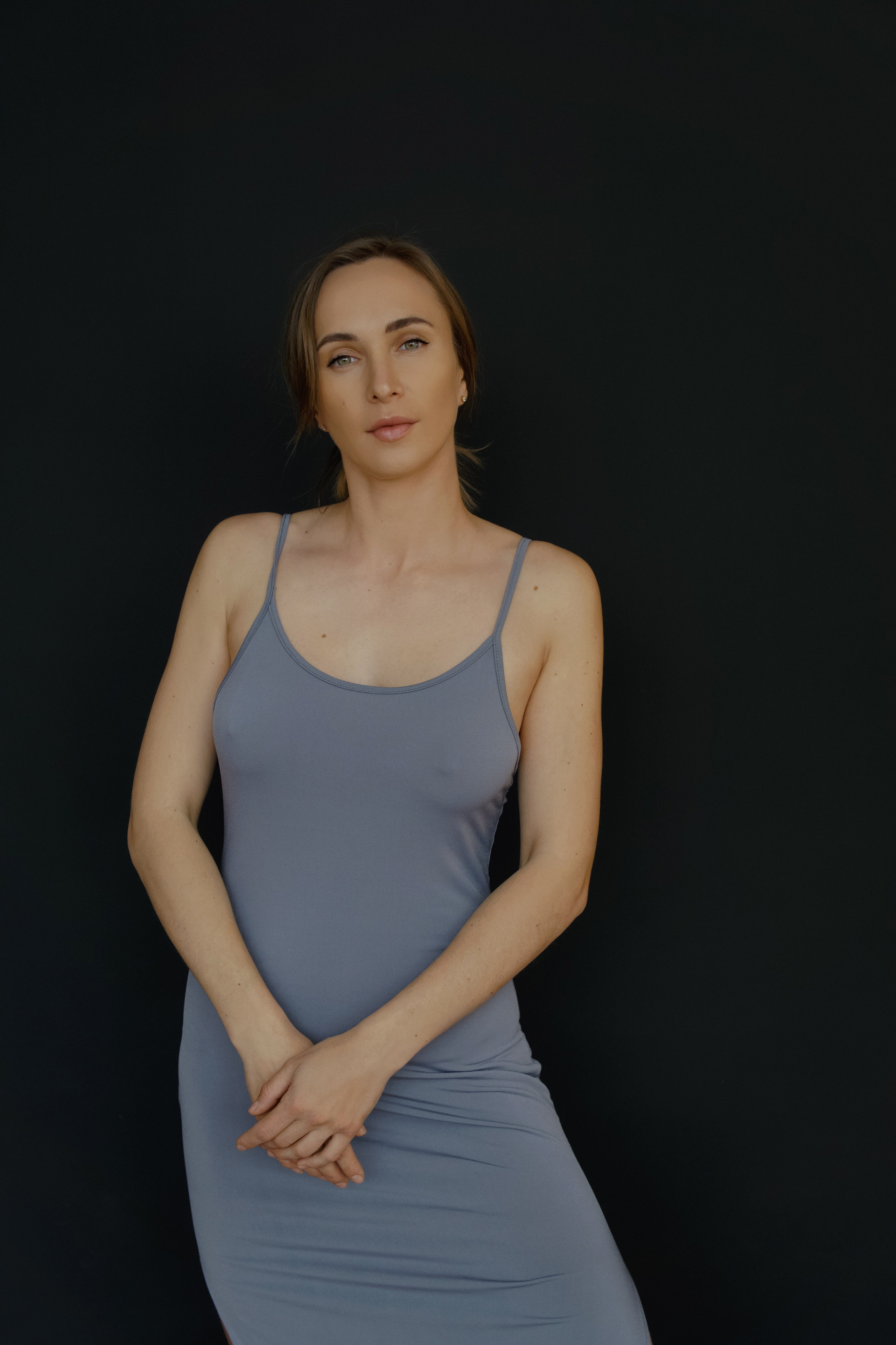 Аня, съемка с цветами. Фотограф в Минске Света Григорьева