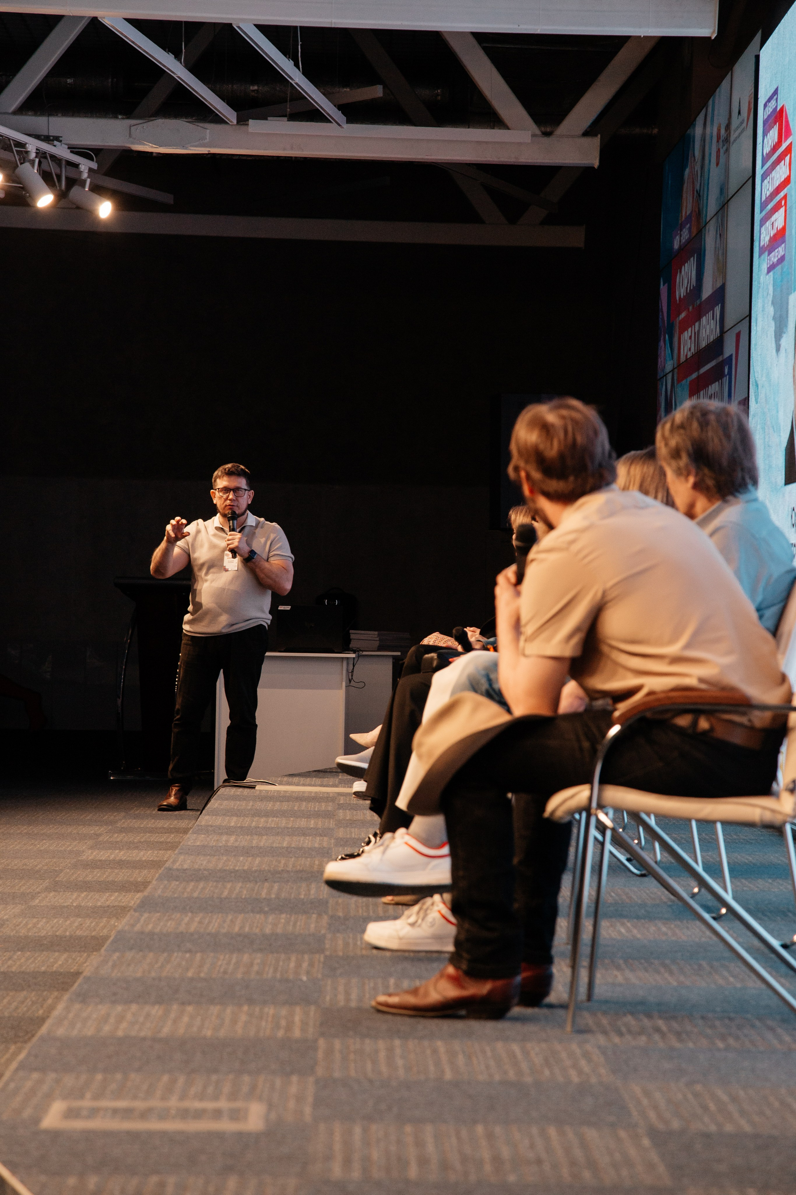 Форум Креативных Индустрий. Фотограф Семён Гнеушев