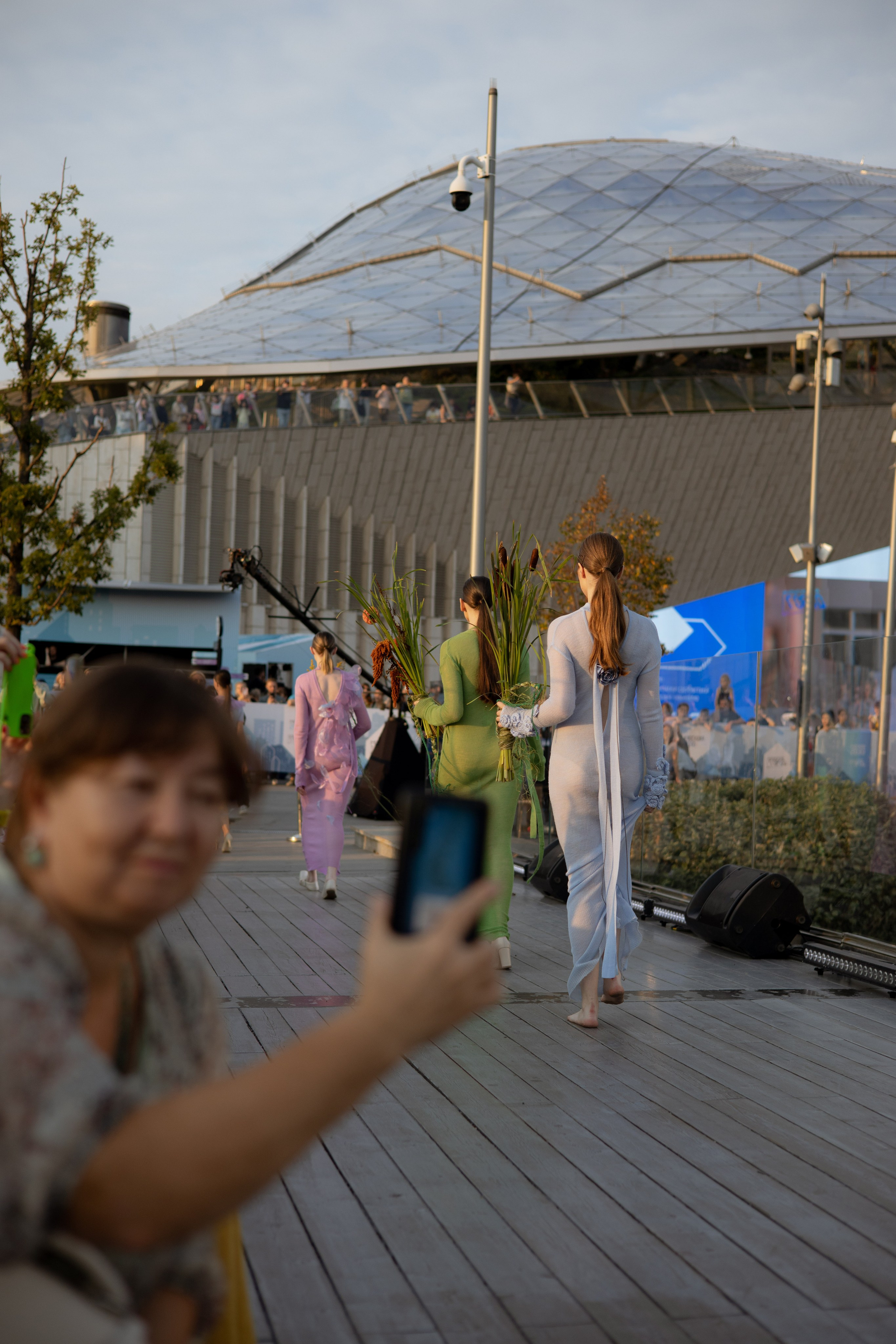 Модный показ. Парящий мост. Оформление свадеб, декор свадеб Вера Маркова, Москва