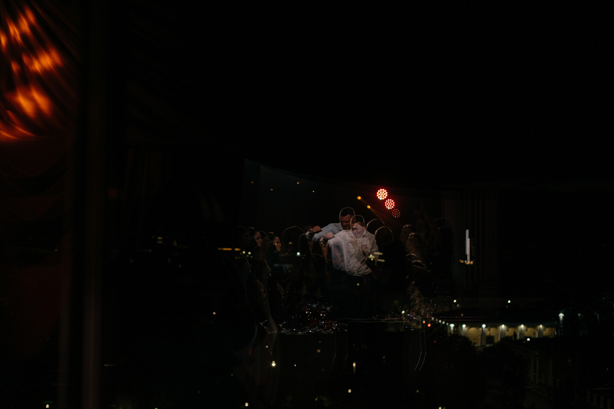 Rain falls down. Главная