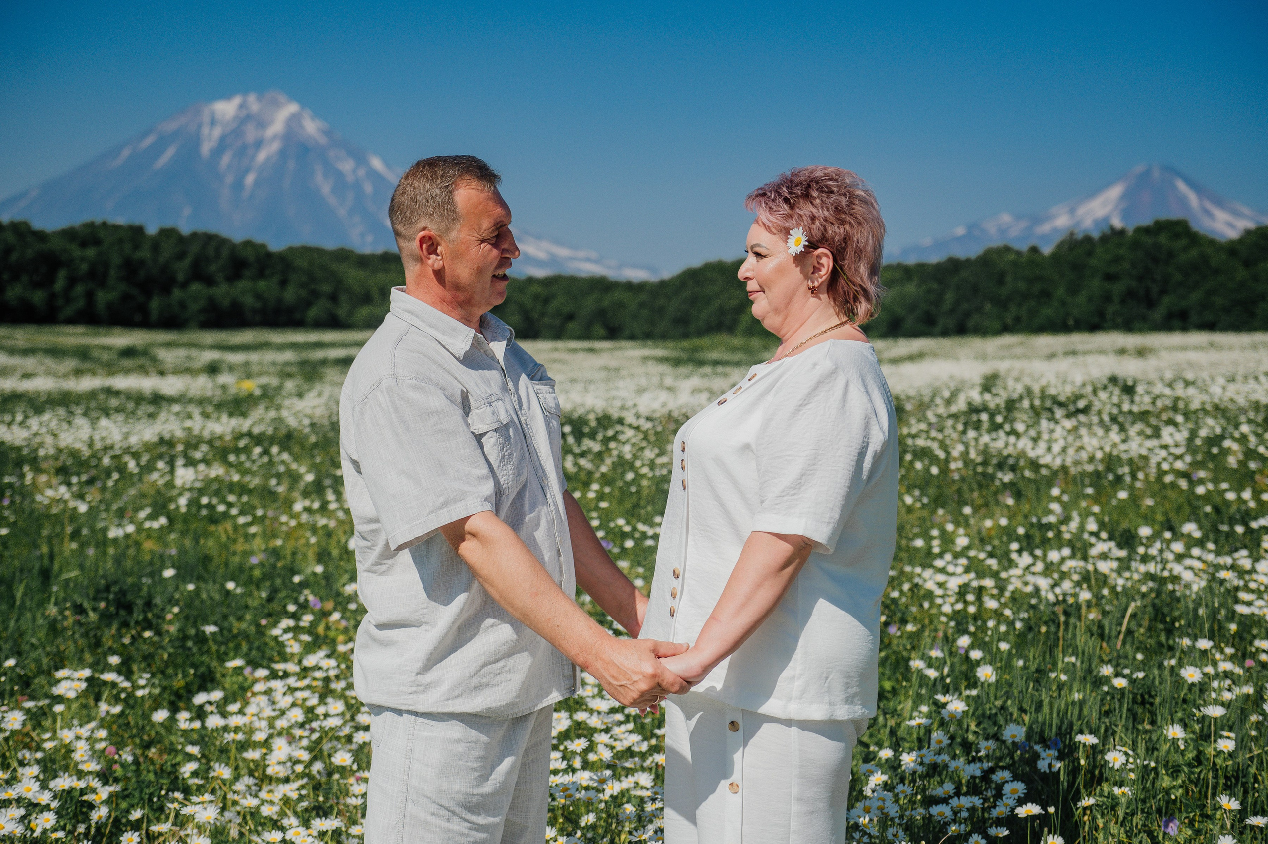 Большая семья в ромашках. Свадебный и семейный фотограф Камчатка. Фотограф Камчатка