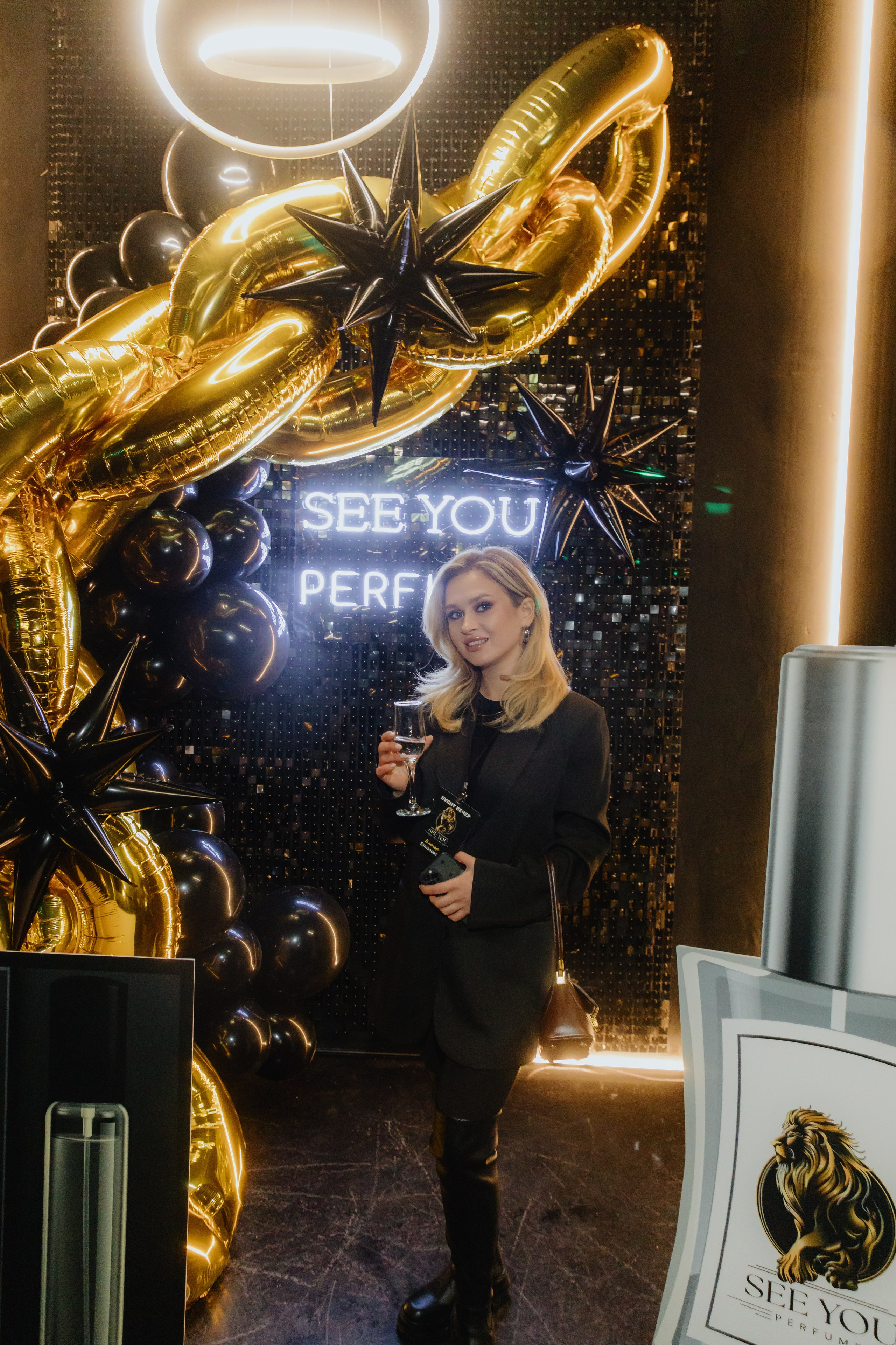 See `You Perfume. Фотограф в Москве и Санкт-Петербурге Дарина