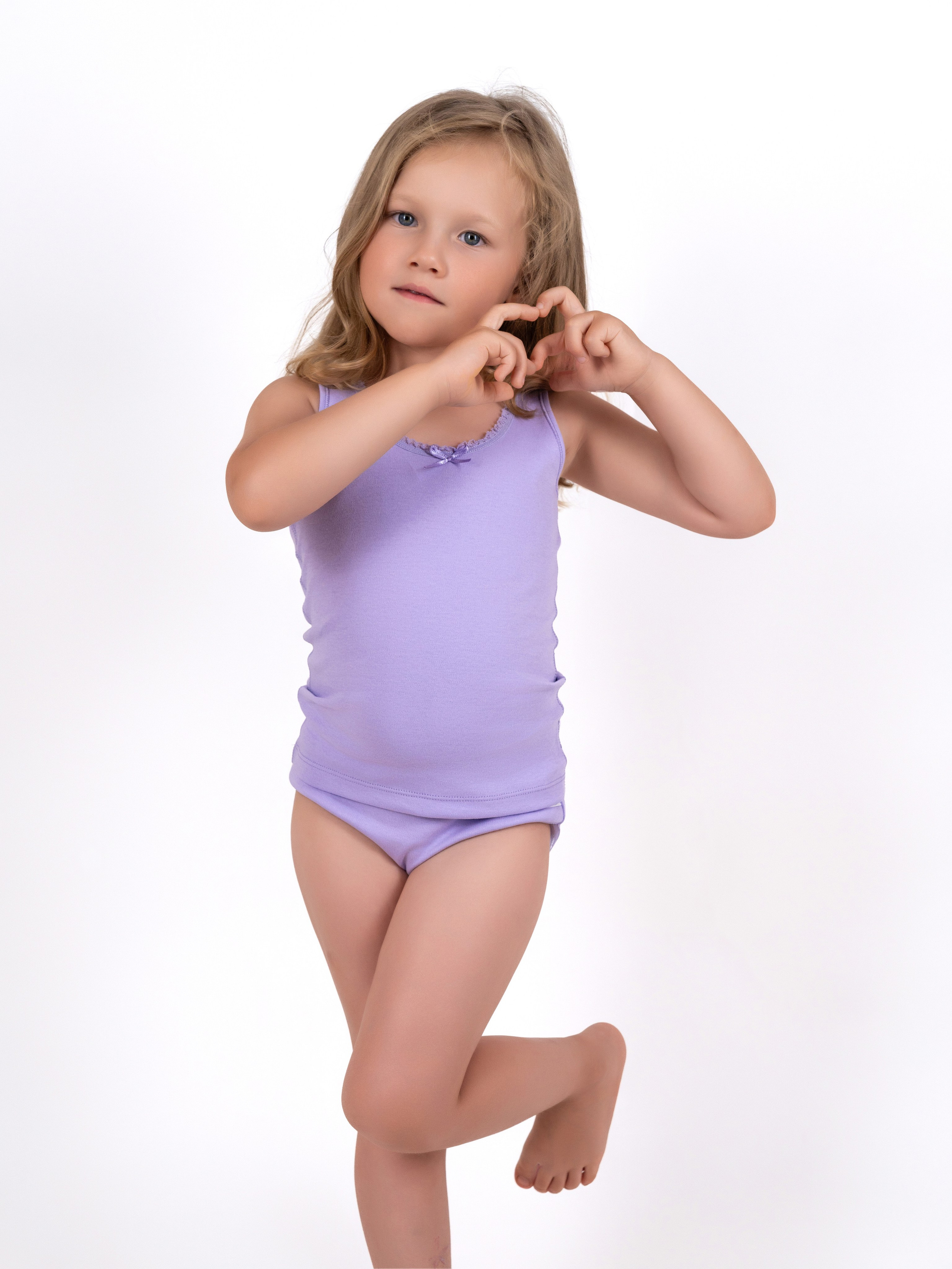 Детские комплект нижнего белья, фотосъемка для маркетплейсов, детская модельная съемка. Олейник Денис — предметный фотограф, фотограф для маркетплейсов в Казани