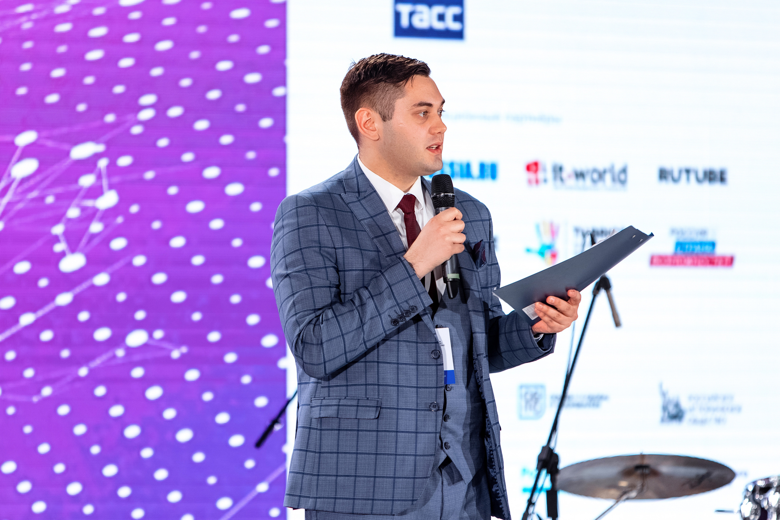 Youth RIGF. Сколково (1). Свадебный репортажный фотограф в Москве