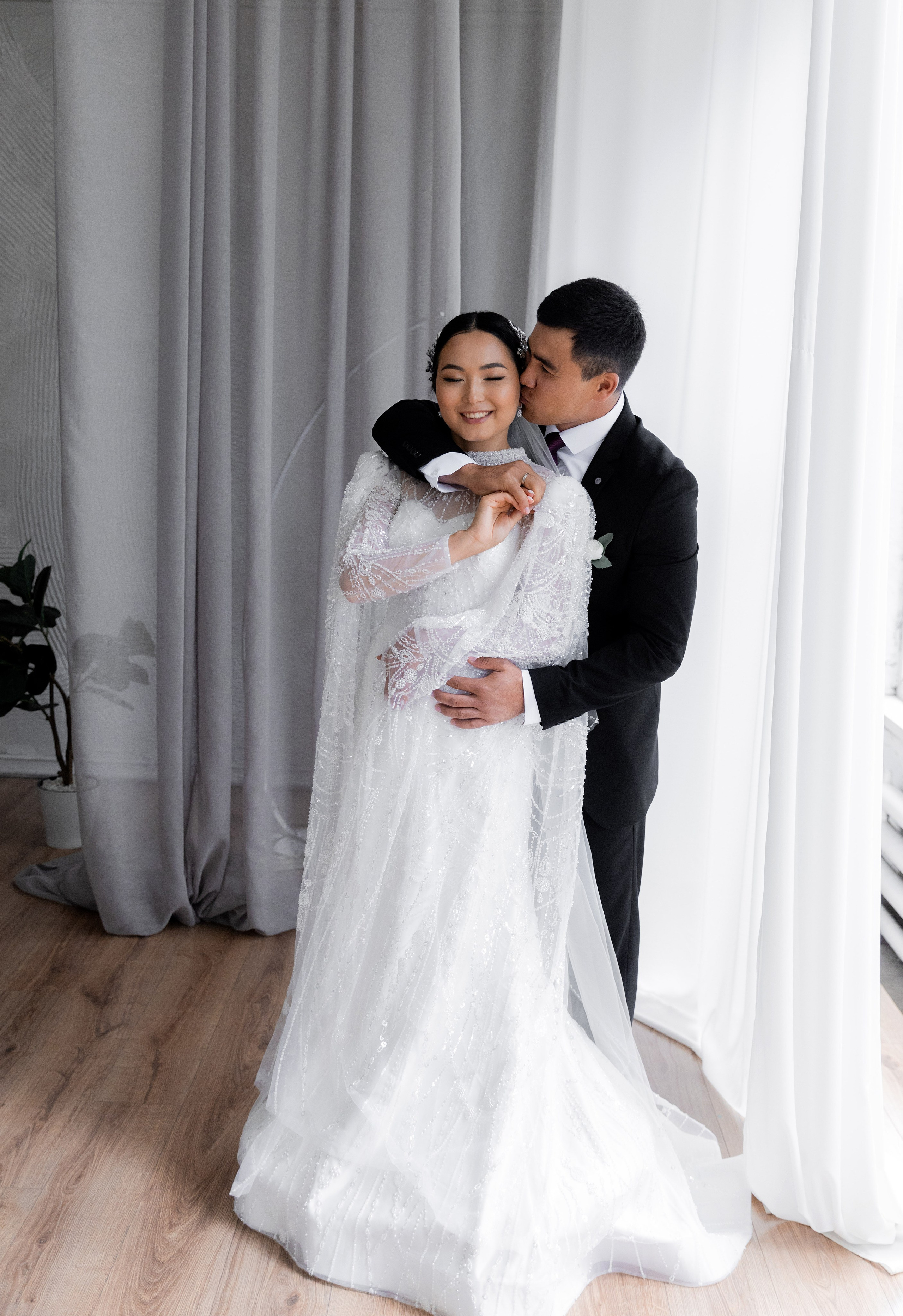 Фотосессия Аскара и Ажар с друзьями