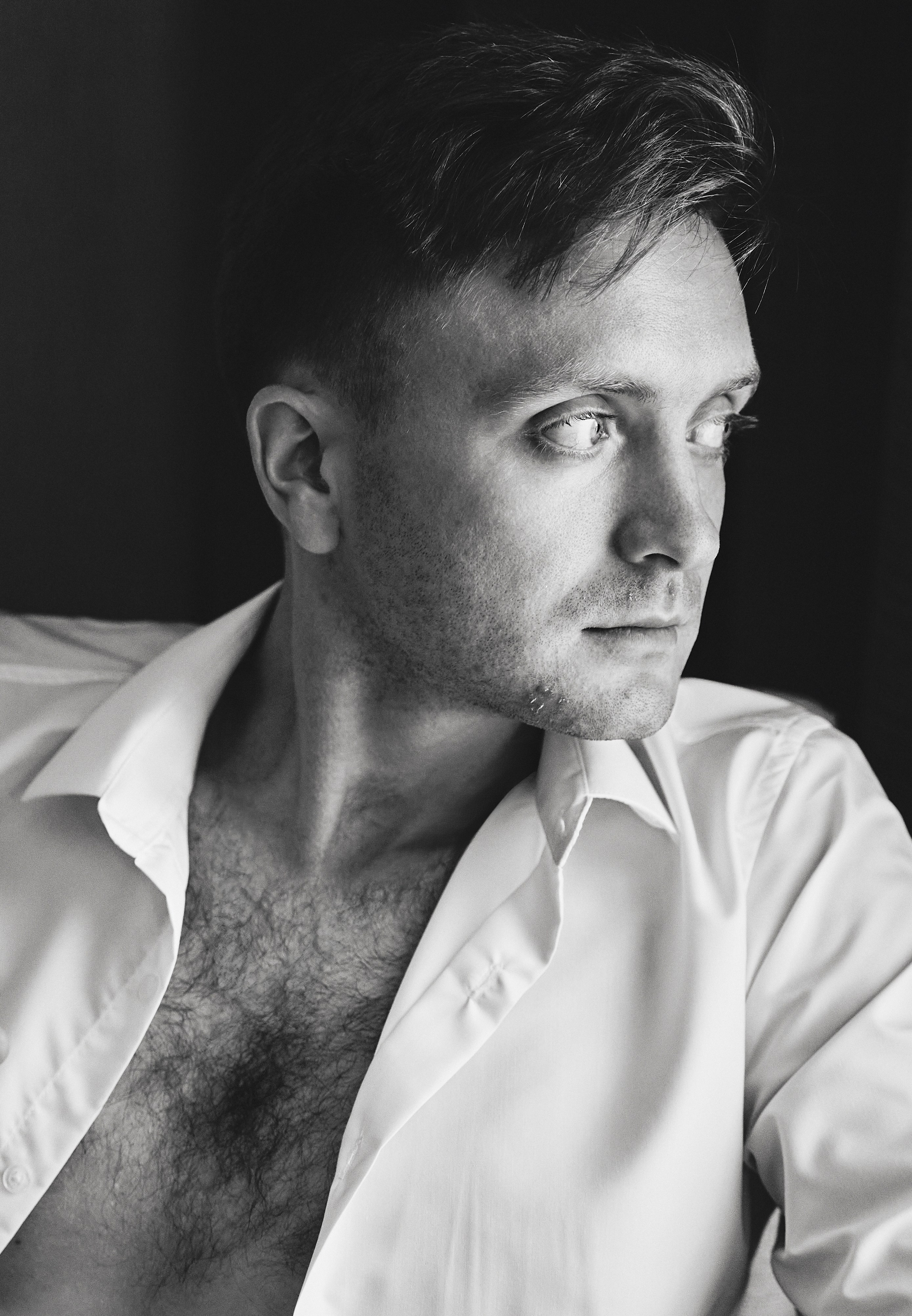 Портрет жениха черно-белый