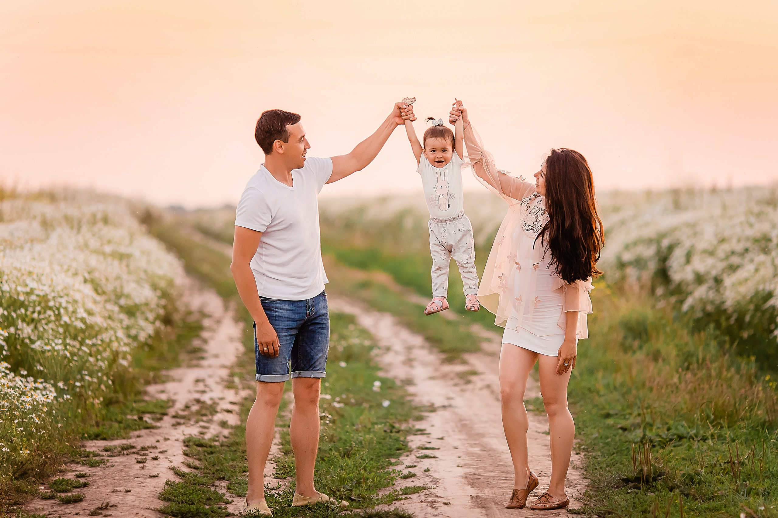 Прогулка в ромашках. Семейный и свадебный фотограф в Чебоксарах и Новочебоксарске Ирина Юрь