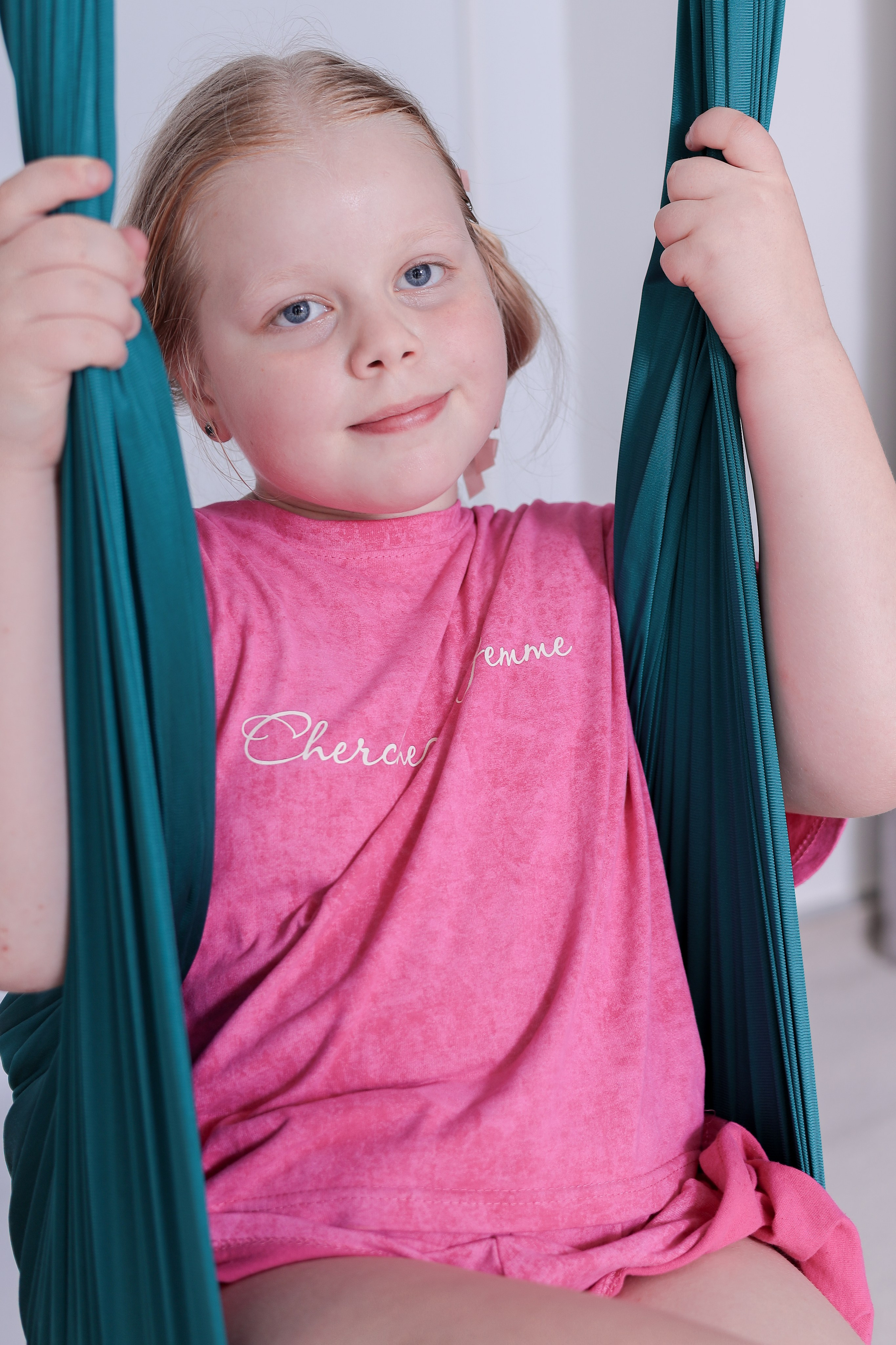 Детская аэройога. Фотограф Надршина Лилия