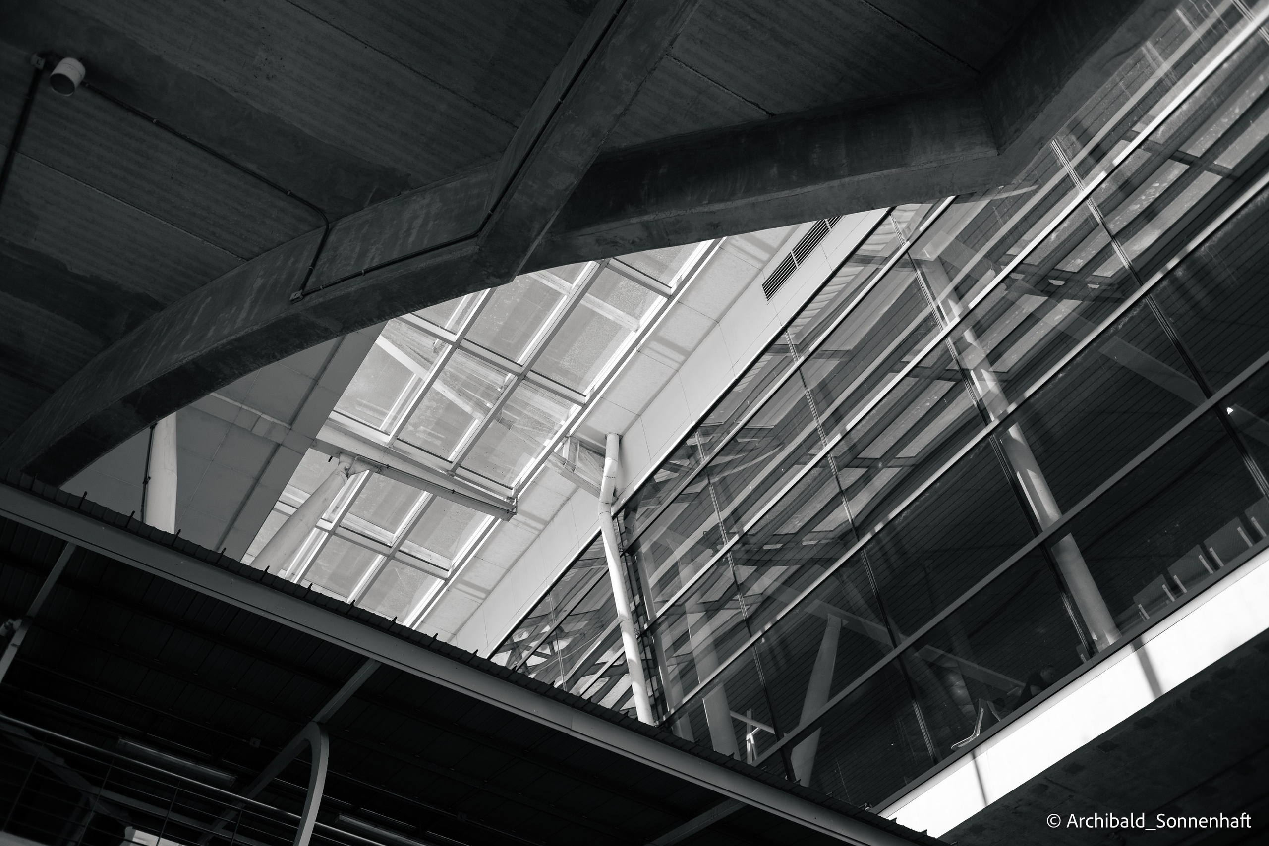 Thai monk. Photographer in Guangzhou, China. Archibald Sonnenhaft