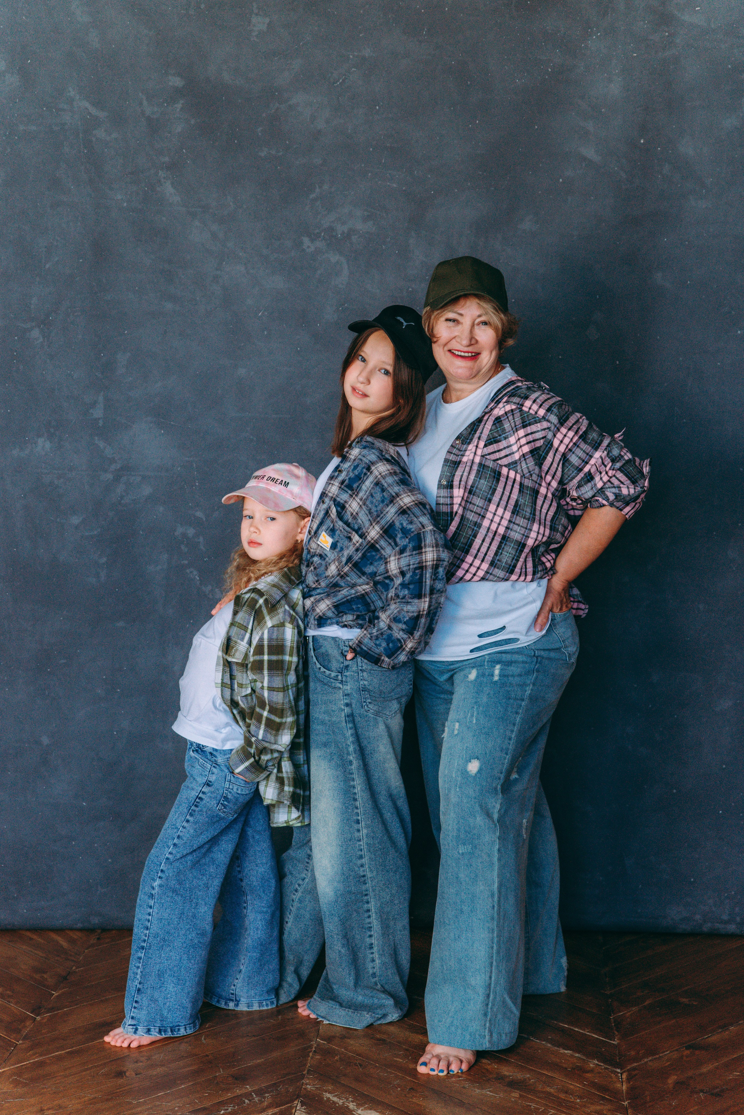 СВЕТЛАНА И ВНУЧКИ. Ольга Козлова фотограф Волгоград olkiny-fotki.ru