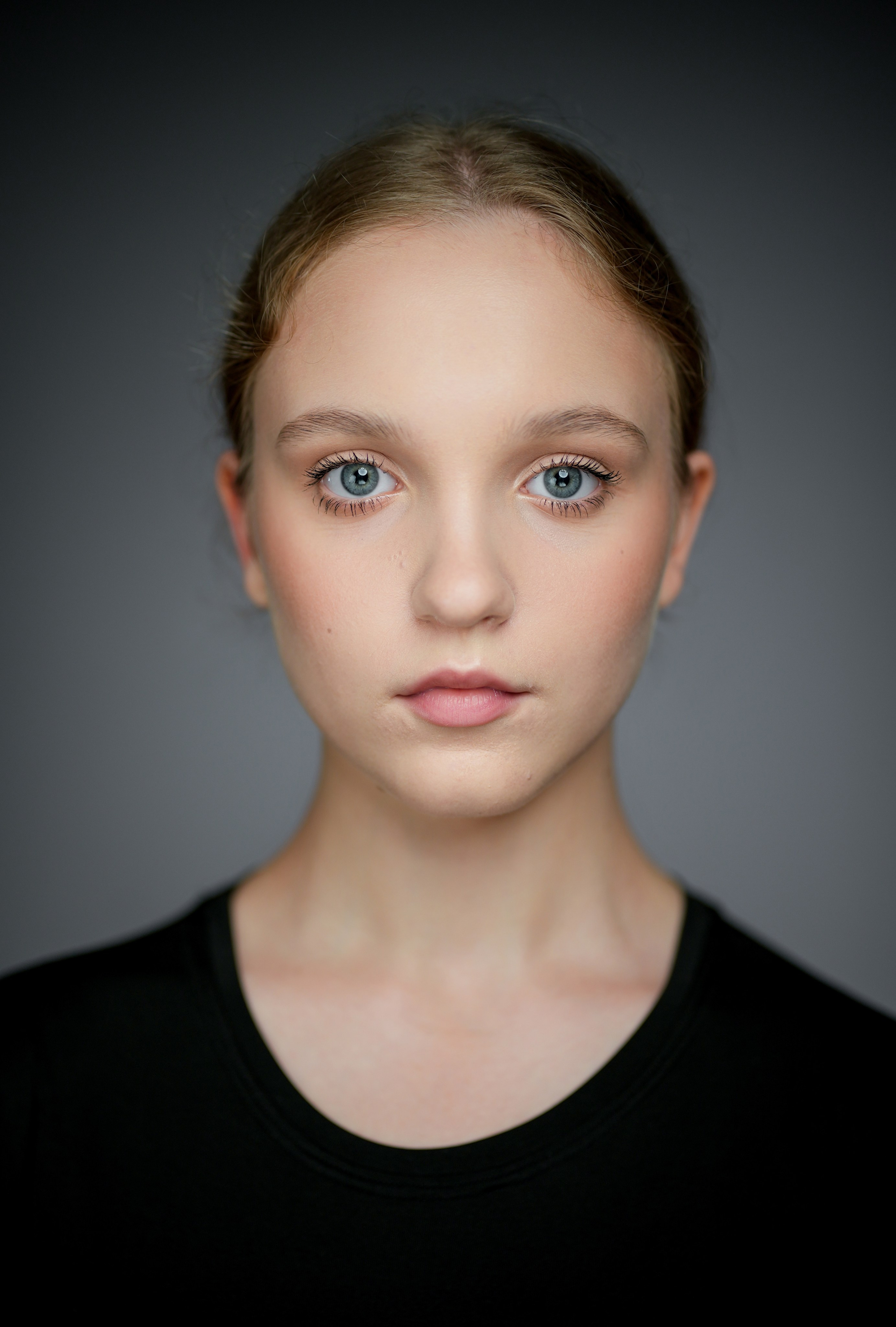 Актриса Елизавета Коровина. Портретная съемка в Москве, студийный фотограф Игорь Фомин