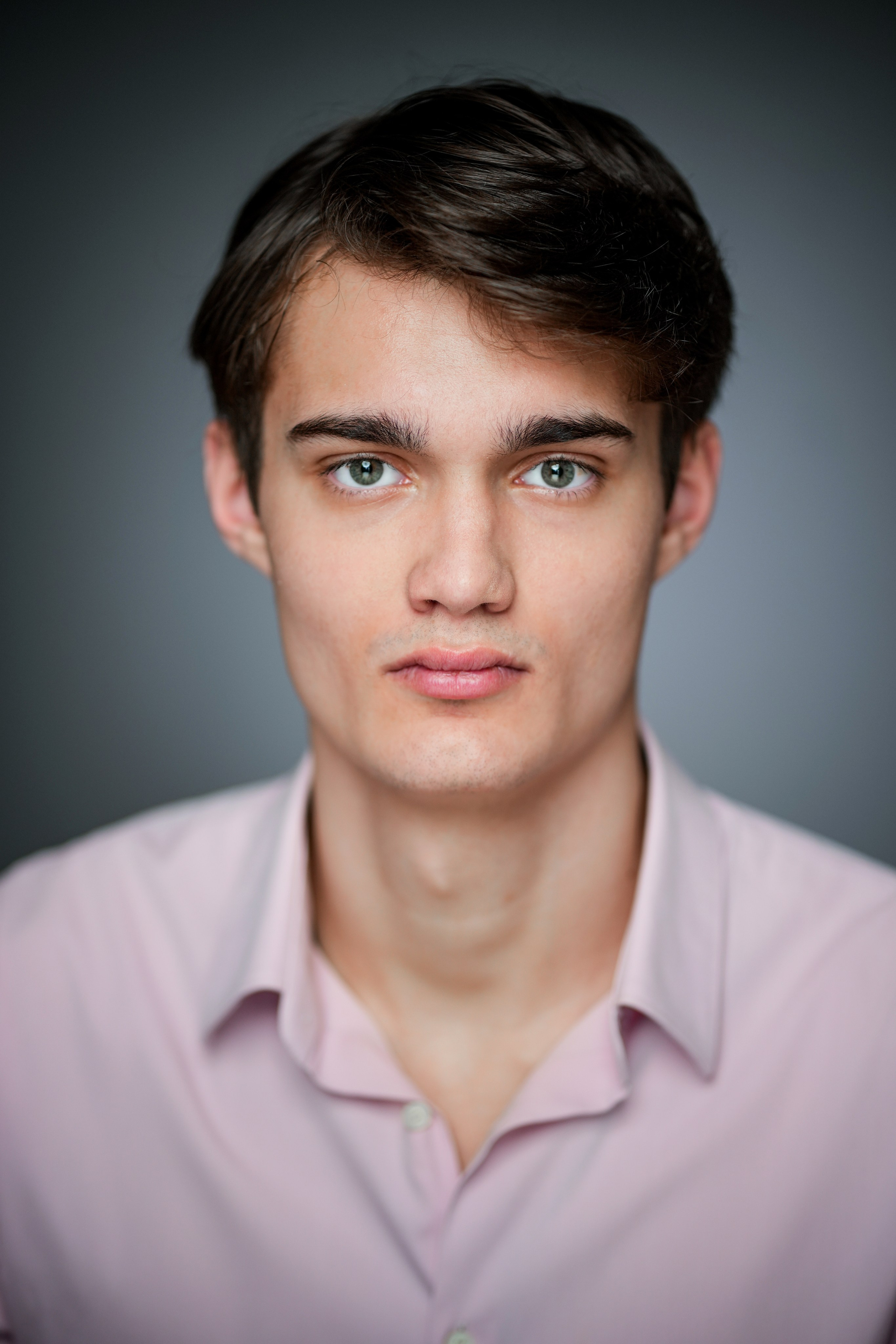 Актёр Максим Дружинин. Портретная съемка в Москве, студийный фотограф Игорь Фомин