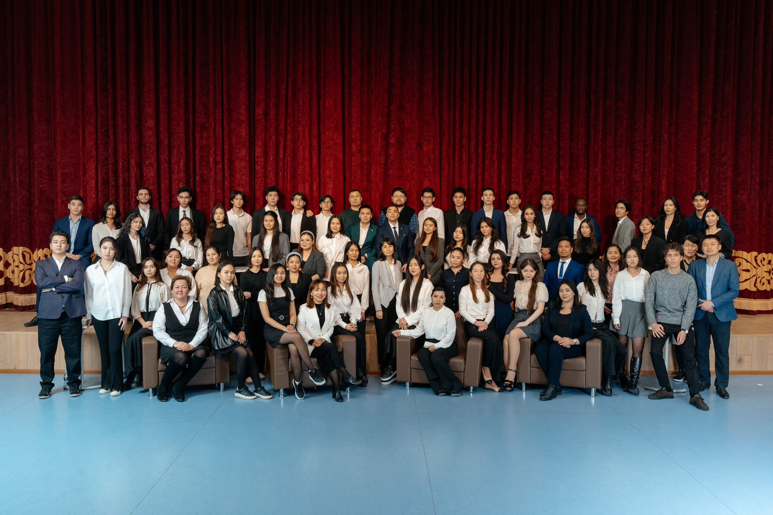 Общие кадры в школе. Выпускные альбомы в Нур-Султане (Астана) и по всему Казахстану