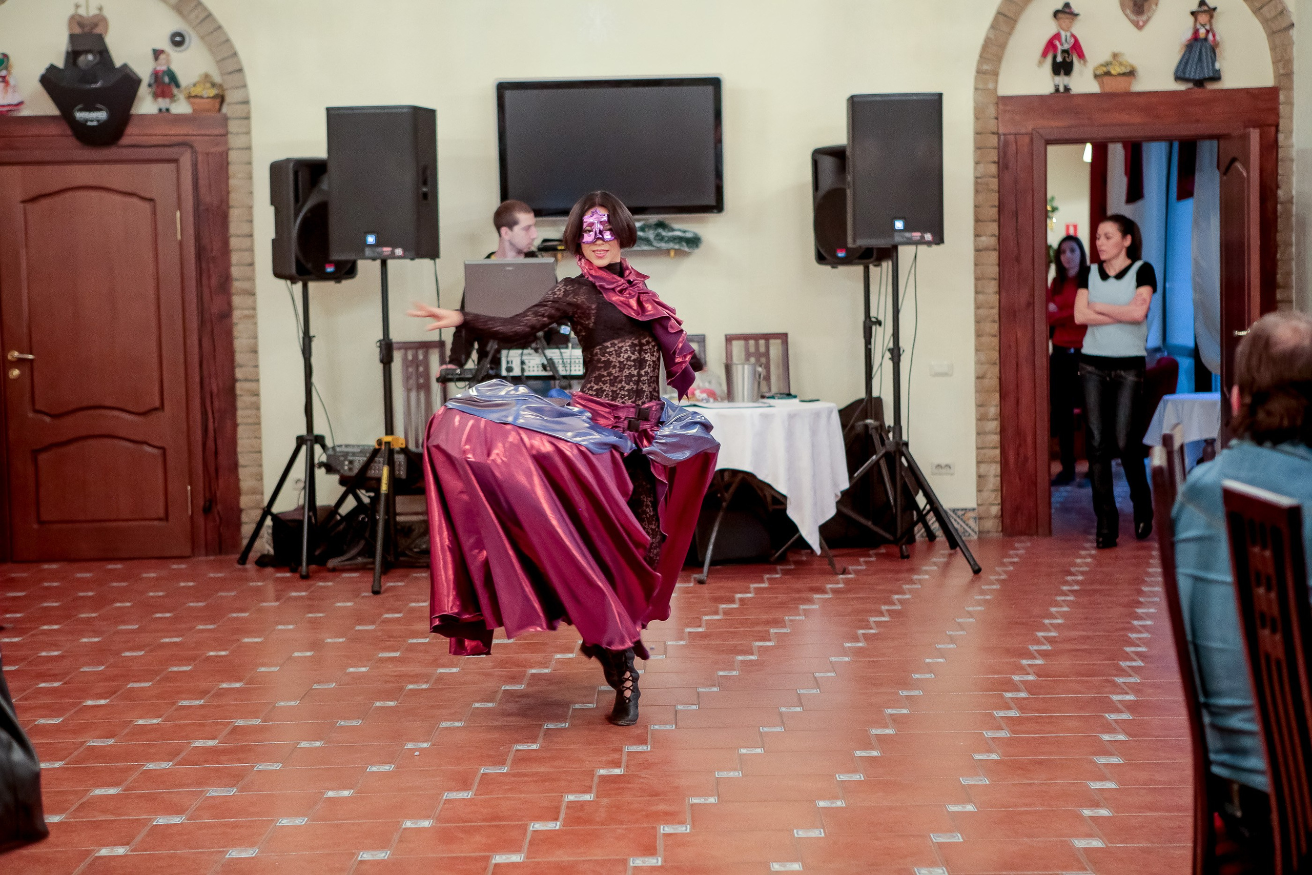 Корпоратив. Max Matvich and Victoria Basova are professionals in their field