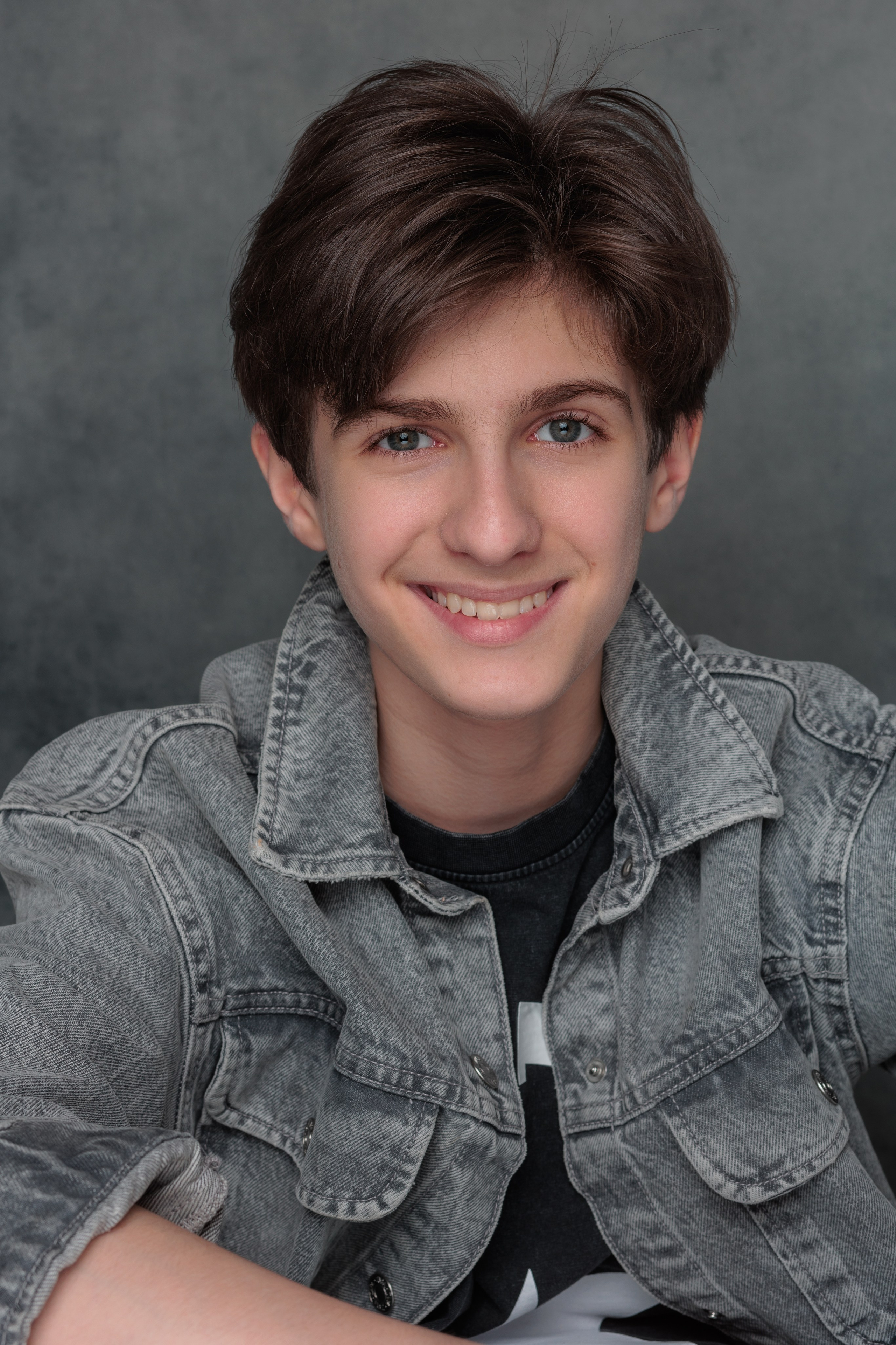 АРТЁМ. Я фотограф из Москвы к Вашим услугам