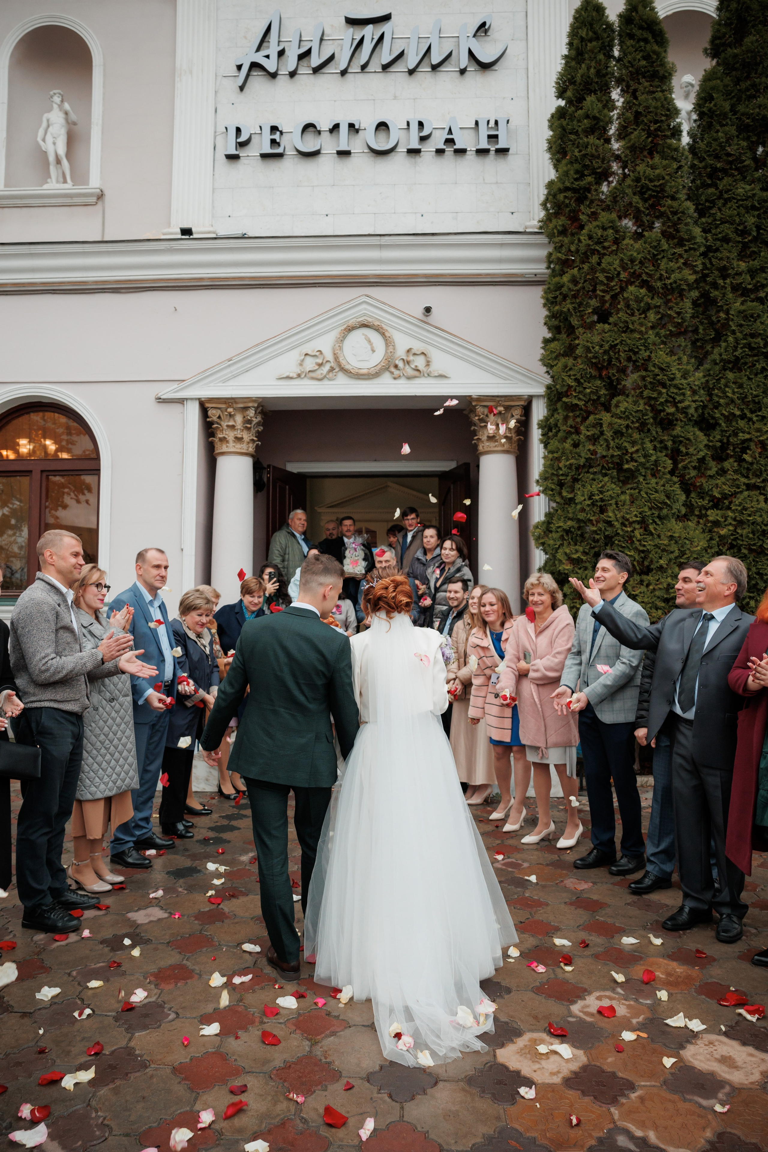 Константин и Дарья, ЗАГС ВДНХ, отель Soluxe, ресторан «Антик». Свадебный и репортажный фотограф (Москва, Королев и другие)