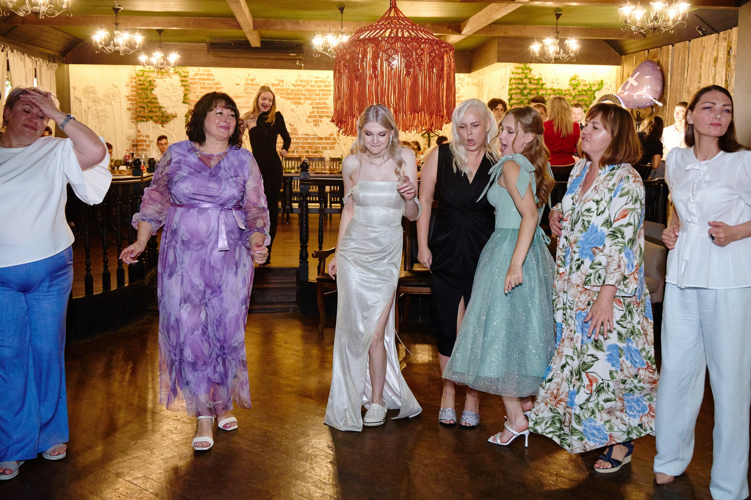 Выпускной 35 Сош. Фотограф Выпускные альбомы Таганрог Сергей Коробченко