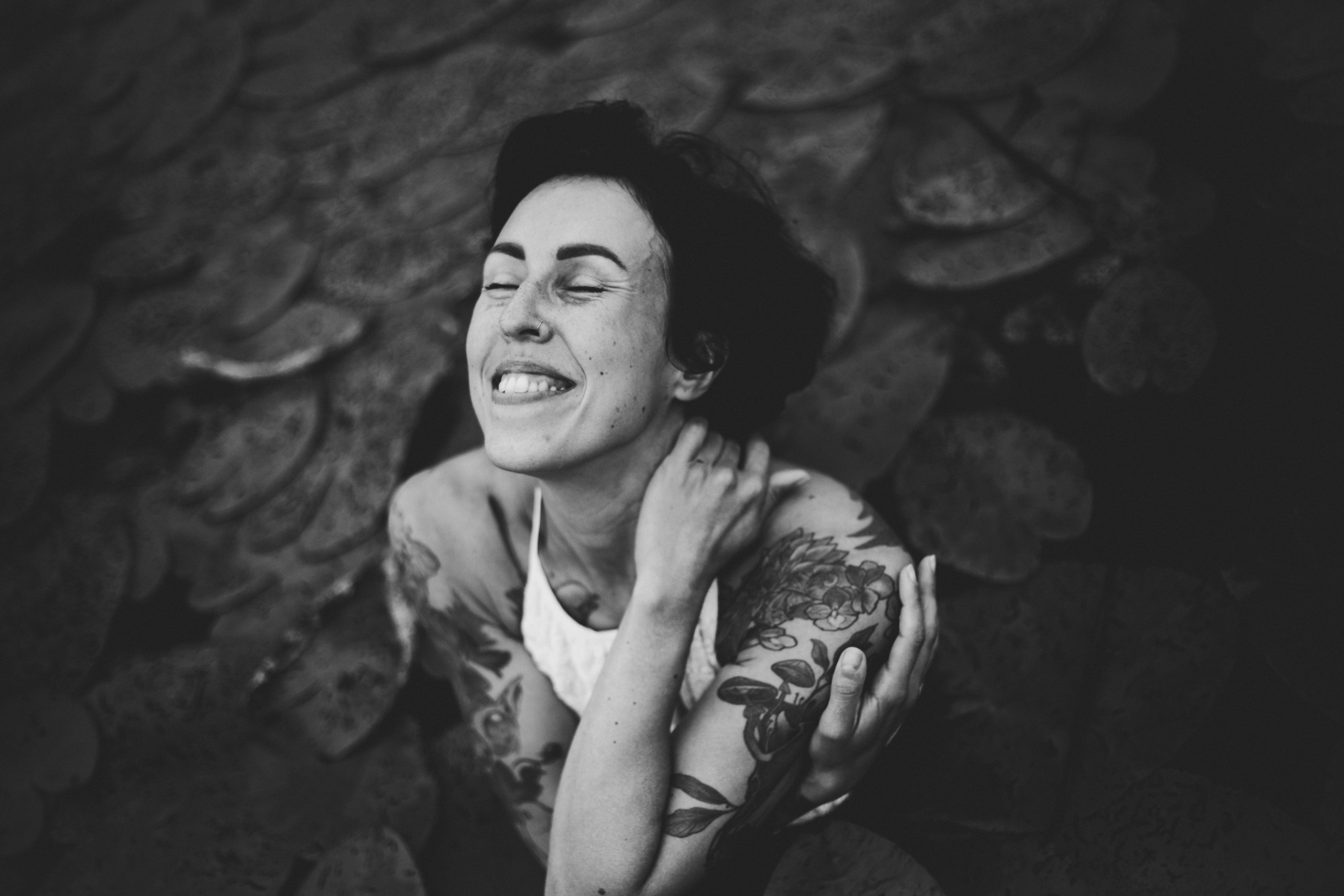 Есенин у реки. Фотограф в Нижнем Новгороде