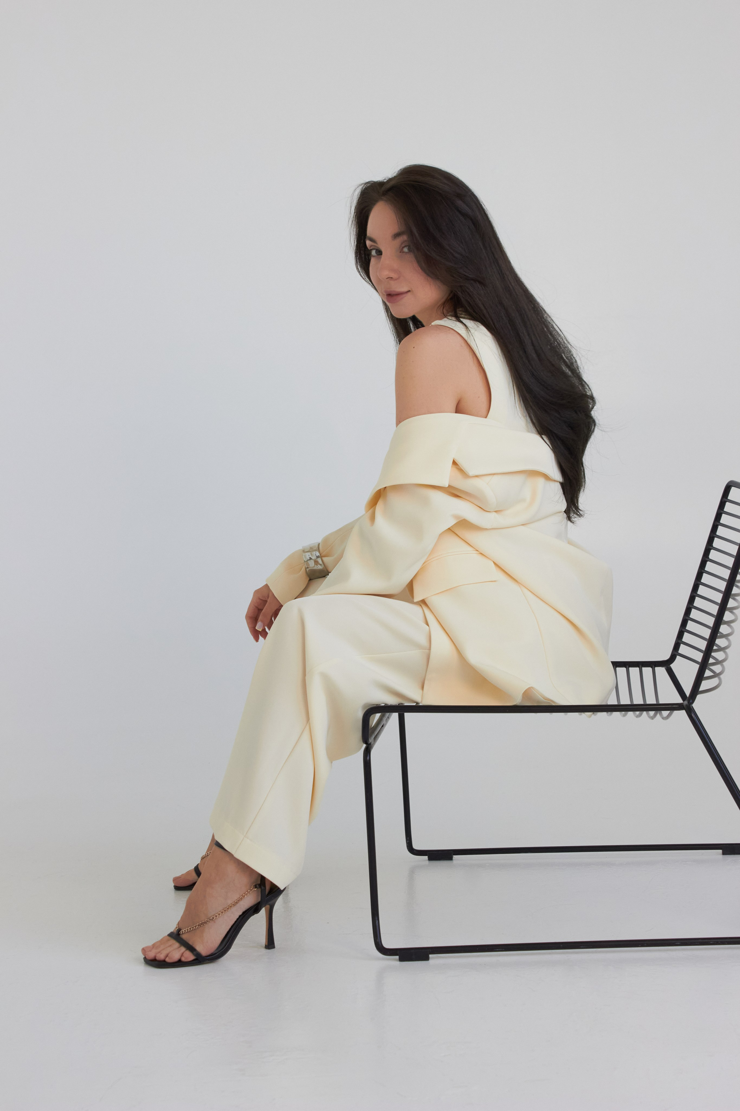 Ты в студии. Вита Овчинникова. Фотограф в Новосибирске. Снимаю женские портреты, контент для блогеров и брендов