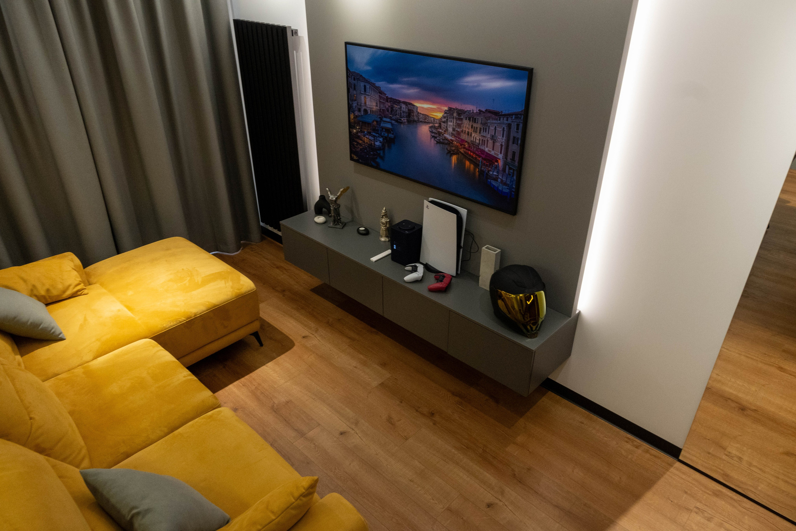 The apartment is on two levels. Fotograf Dmitrii Donets