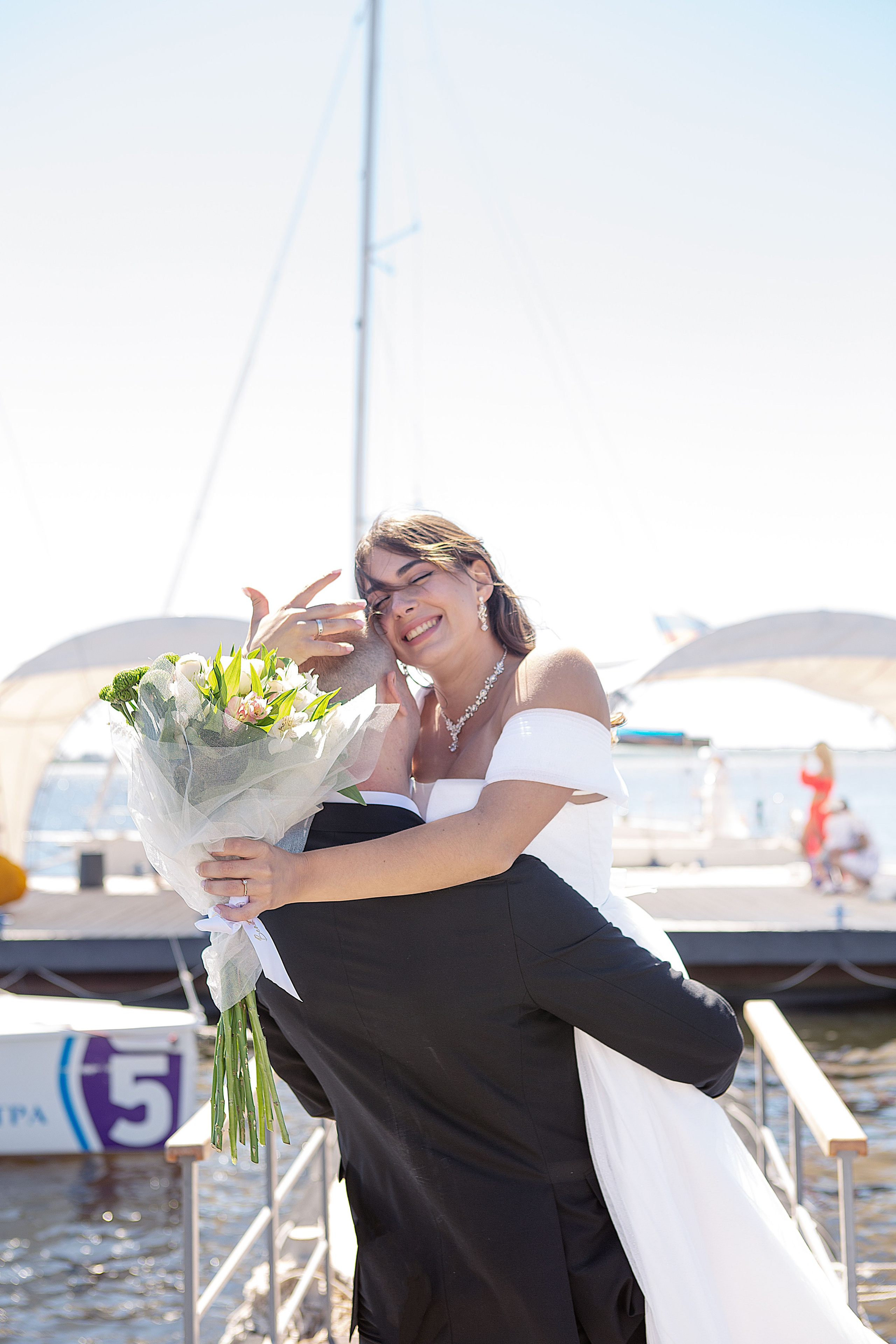 Свадебная фотосессия на пироне: Дарья и Артём. Свадебный и предметный фотограф Ренат Каламперов