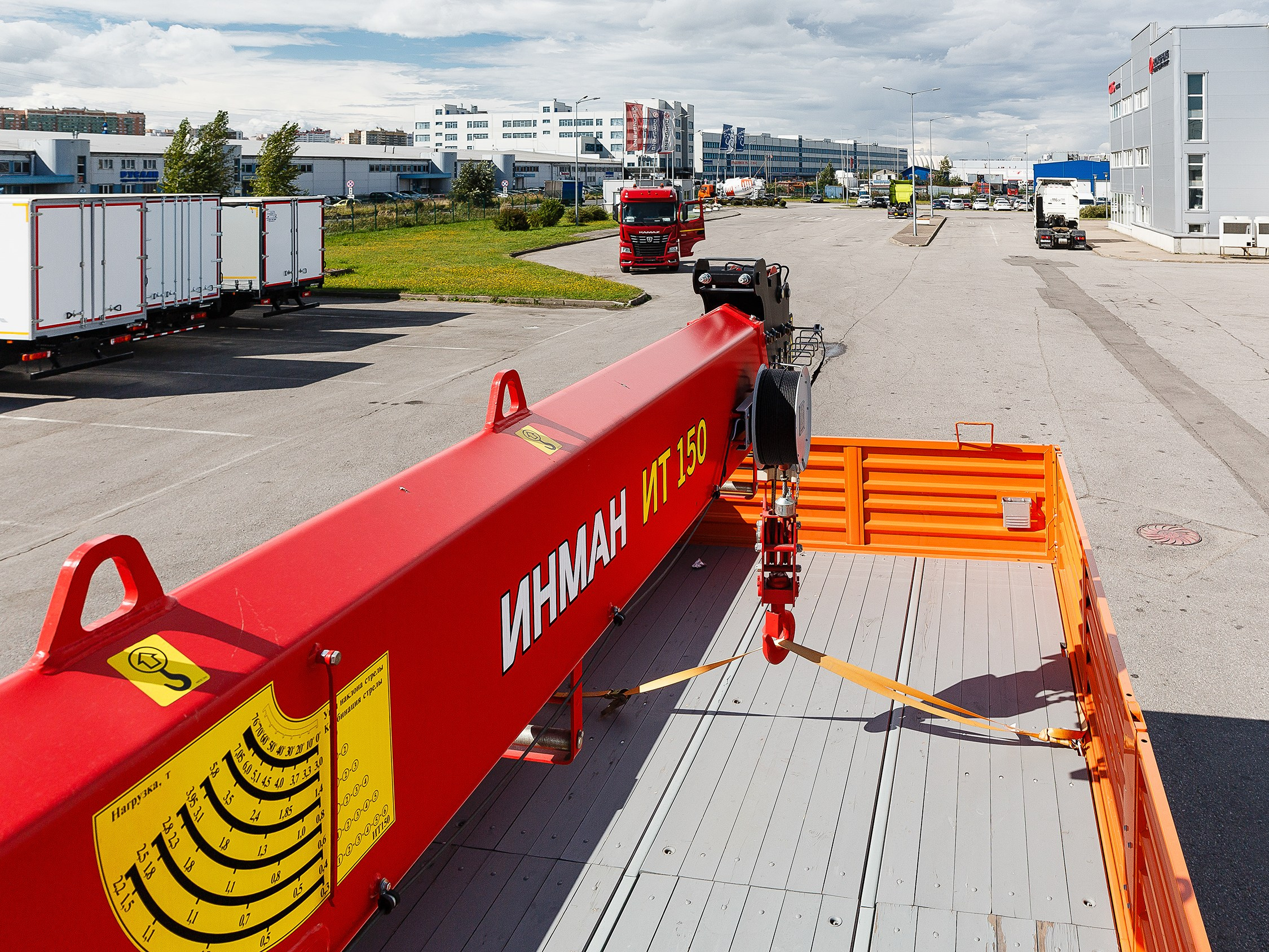 Автомобильный фотограф в СПб. Репортажная фотосъёмка в Санкт-Петербурге. Фотограф на мероприятие: выставки, презентации, автогонки. Фото для сайта, отчётов и публикации в сми. Профессиональный фотограф Сергей Пушкин. Промышленная фотосъёмка. Автопром. Фотосъёмка авто и спецтехники. Профессиональные фото большегрузов.
