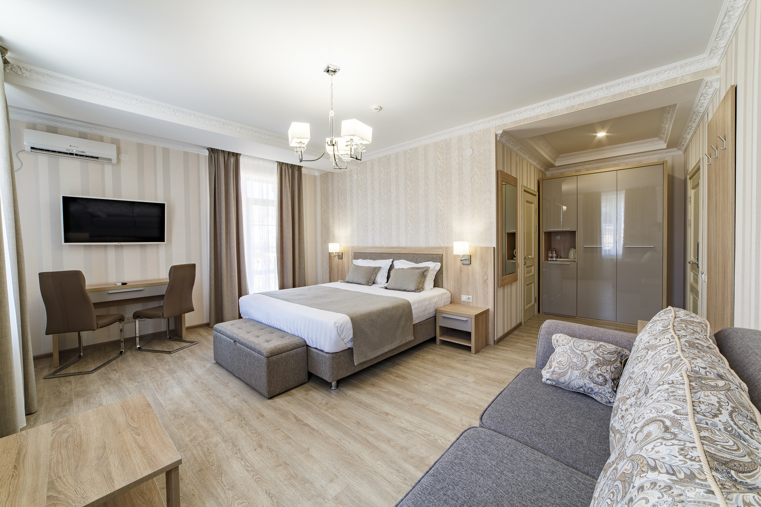 Renatphoto-фотосъёмка территории и бассейнов с детскими площадками  в пансионате. Профессиональная фотосъёмка интерьеров, предметная фотосессия еды для меню г. Анапа