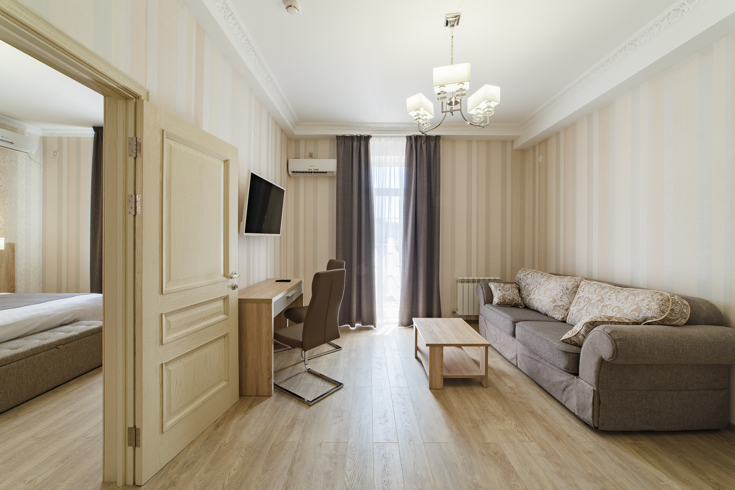 Renatphoto-фотосъёмка территории и бассейнов с детскими площадками  в пансионате. Профессиональная фотосъёмка интерьеров, предметная фотосессия еды для меню г. Анапа